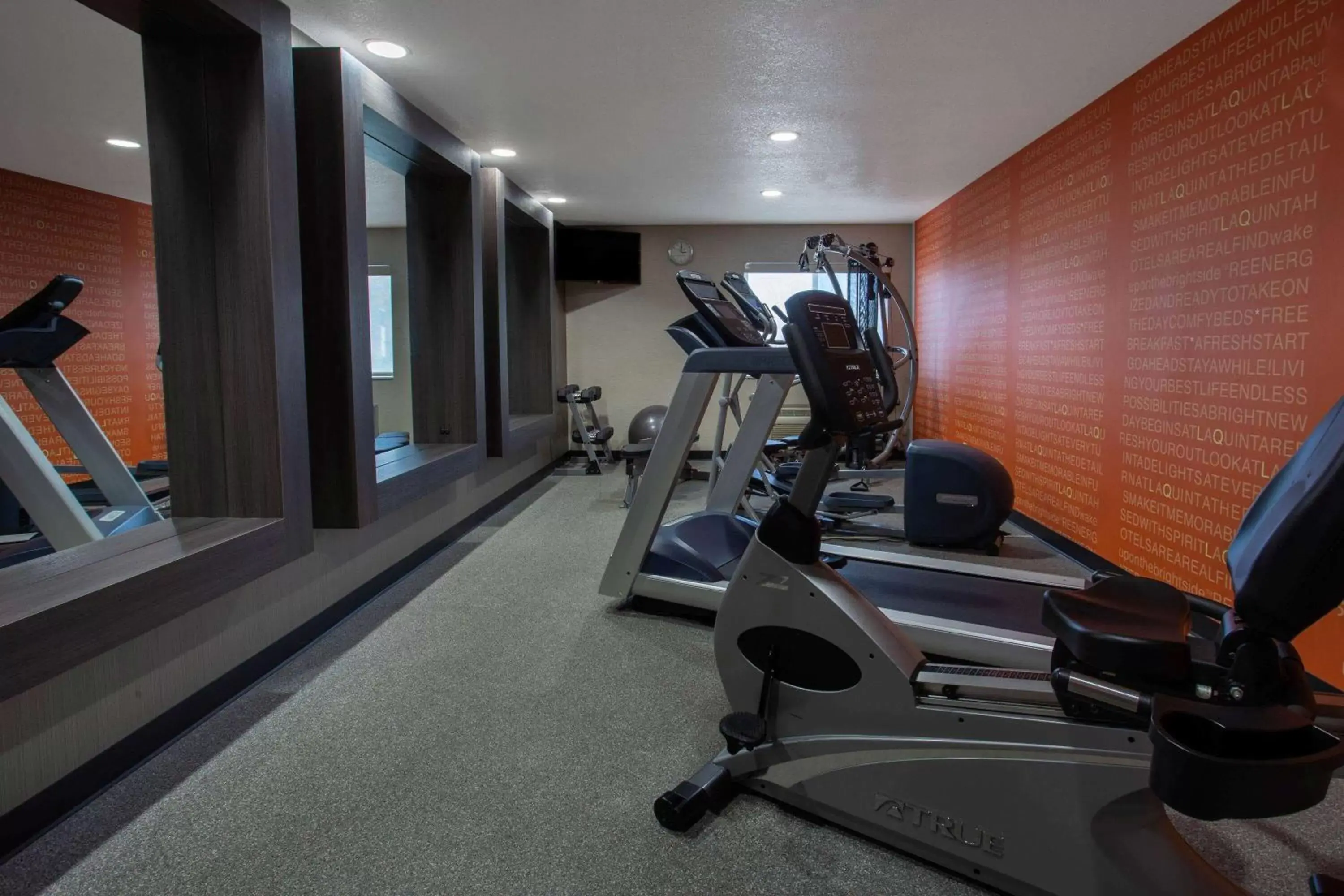 Fitness centre/facilities, Fitness Center/Facilities in La Quinta Inn by Wyndham Peru Starved Rock State Park