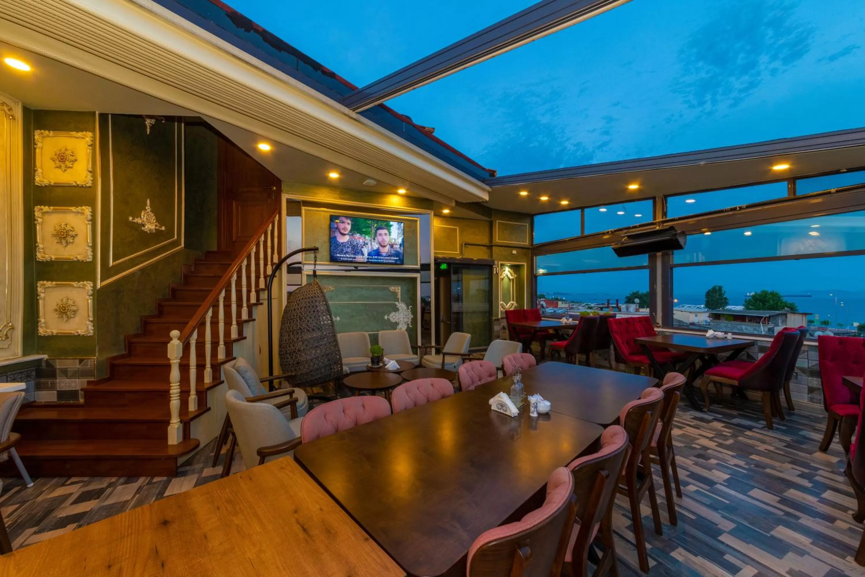 Restaurant/places to eat in Golden Sand Hotel