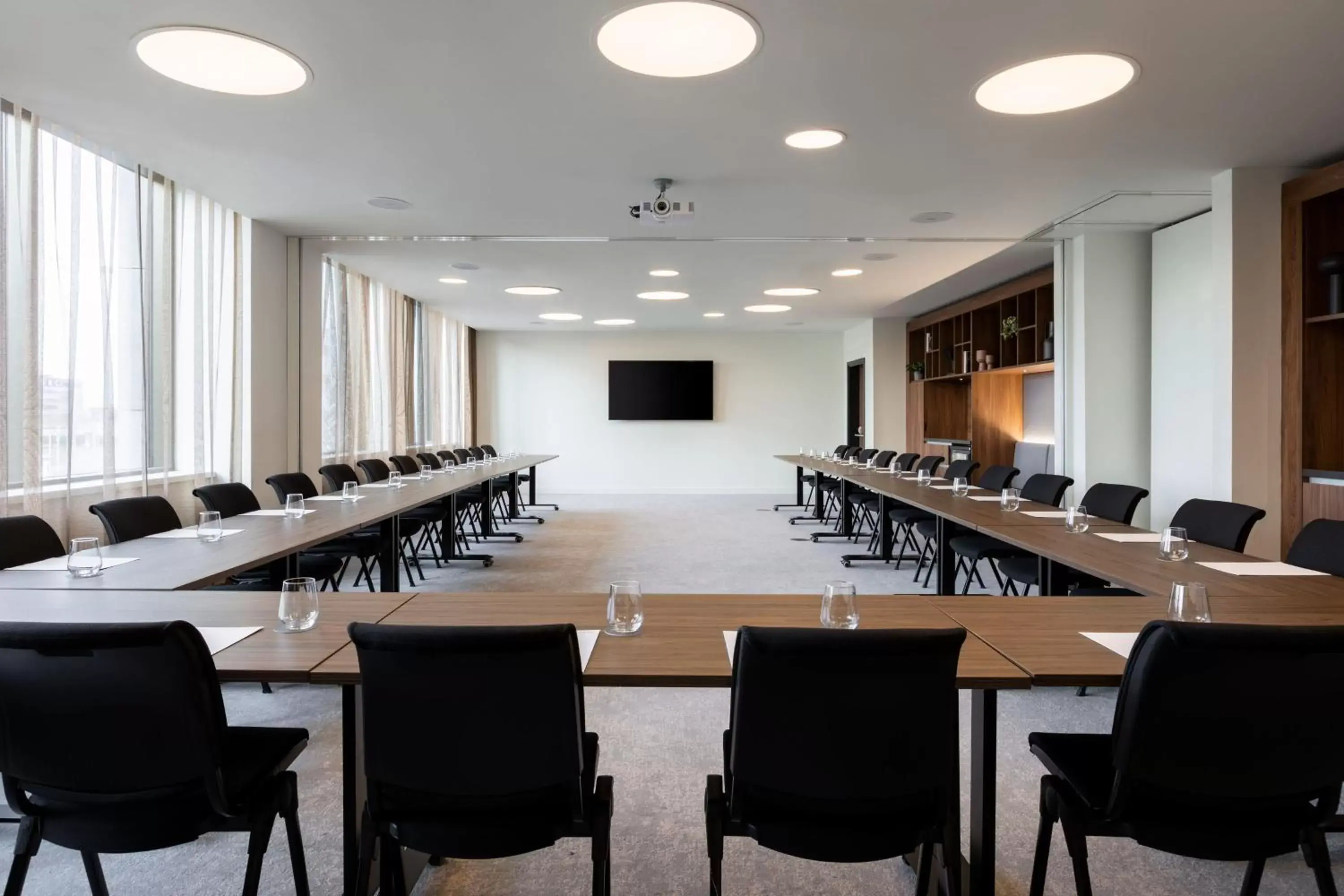 Meeting/conference room in Courtyard by Marriott Glasgow SEC