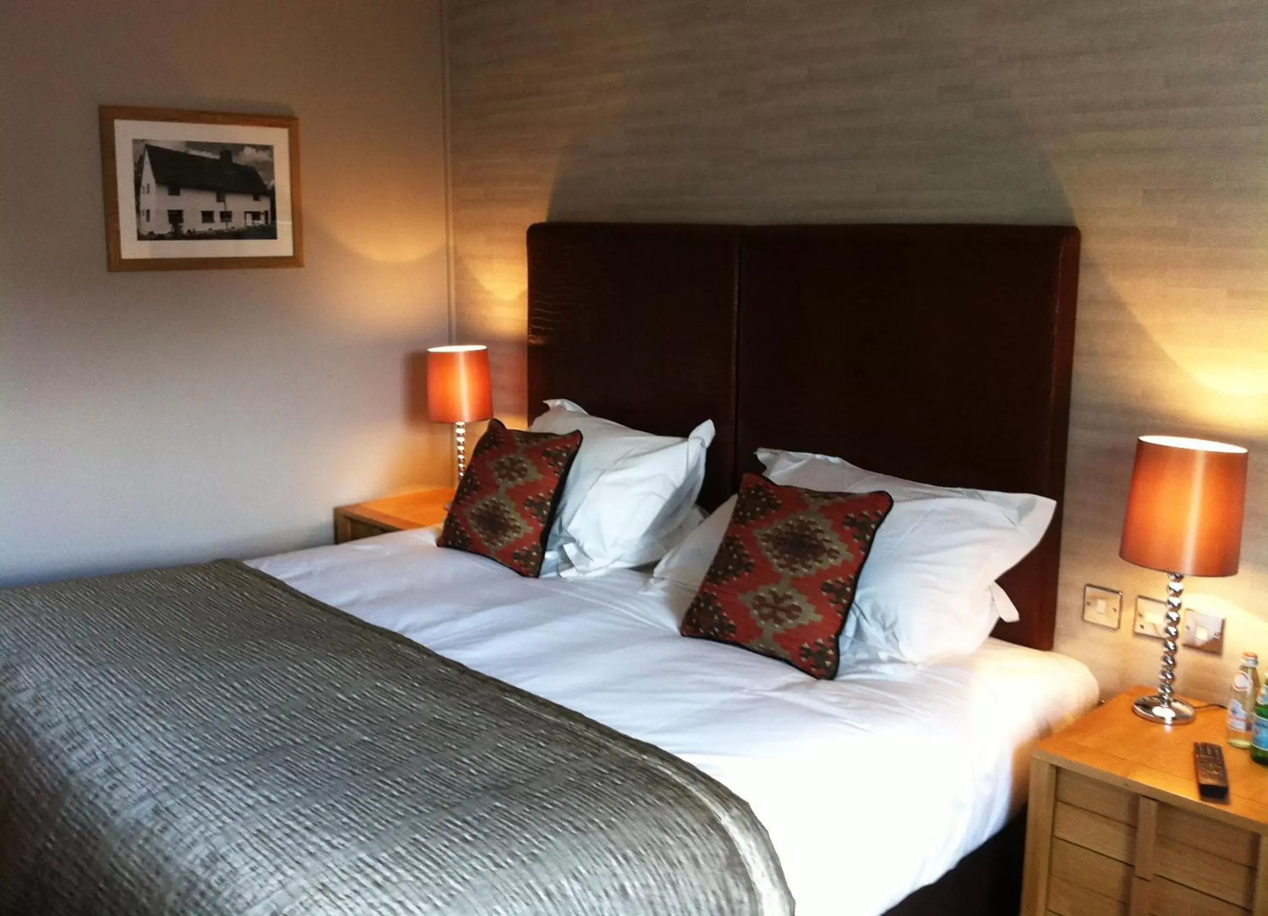 Bed in The Saracens Head Hotel