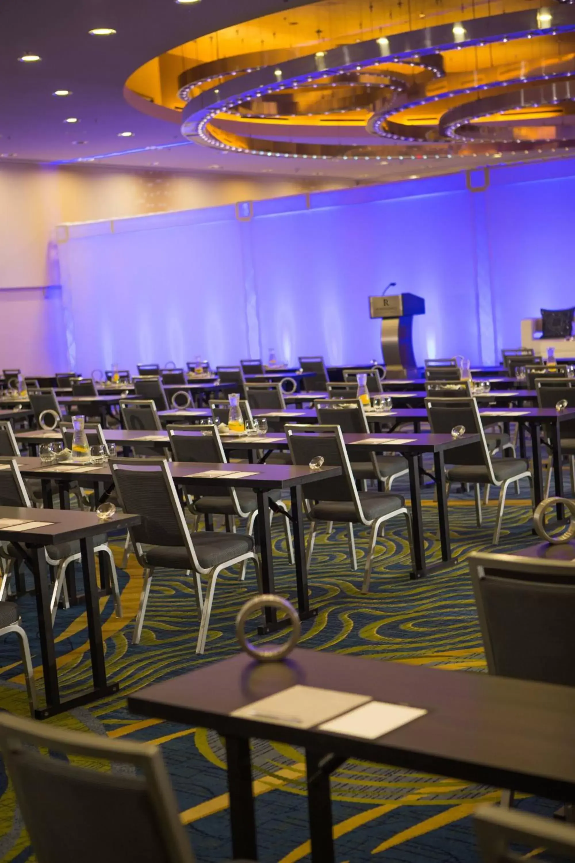 Meeting/conference room in Renaissance Arlington Capital View Hotel