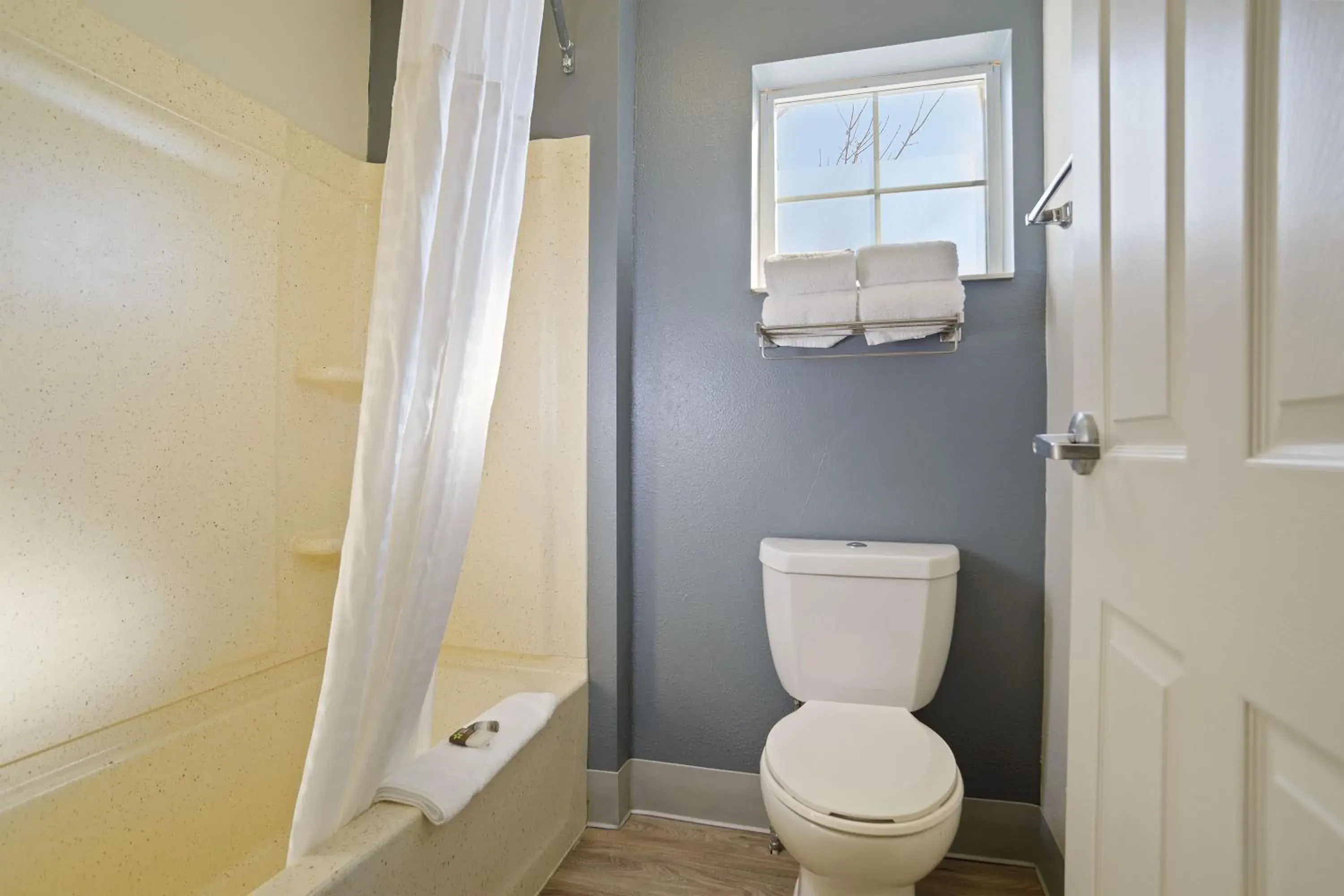 Bathroom in Extended Stay America Suites - Kansas City - Lenexa - 87th St