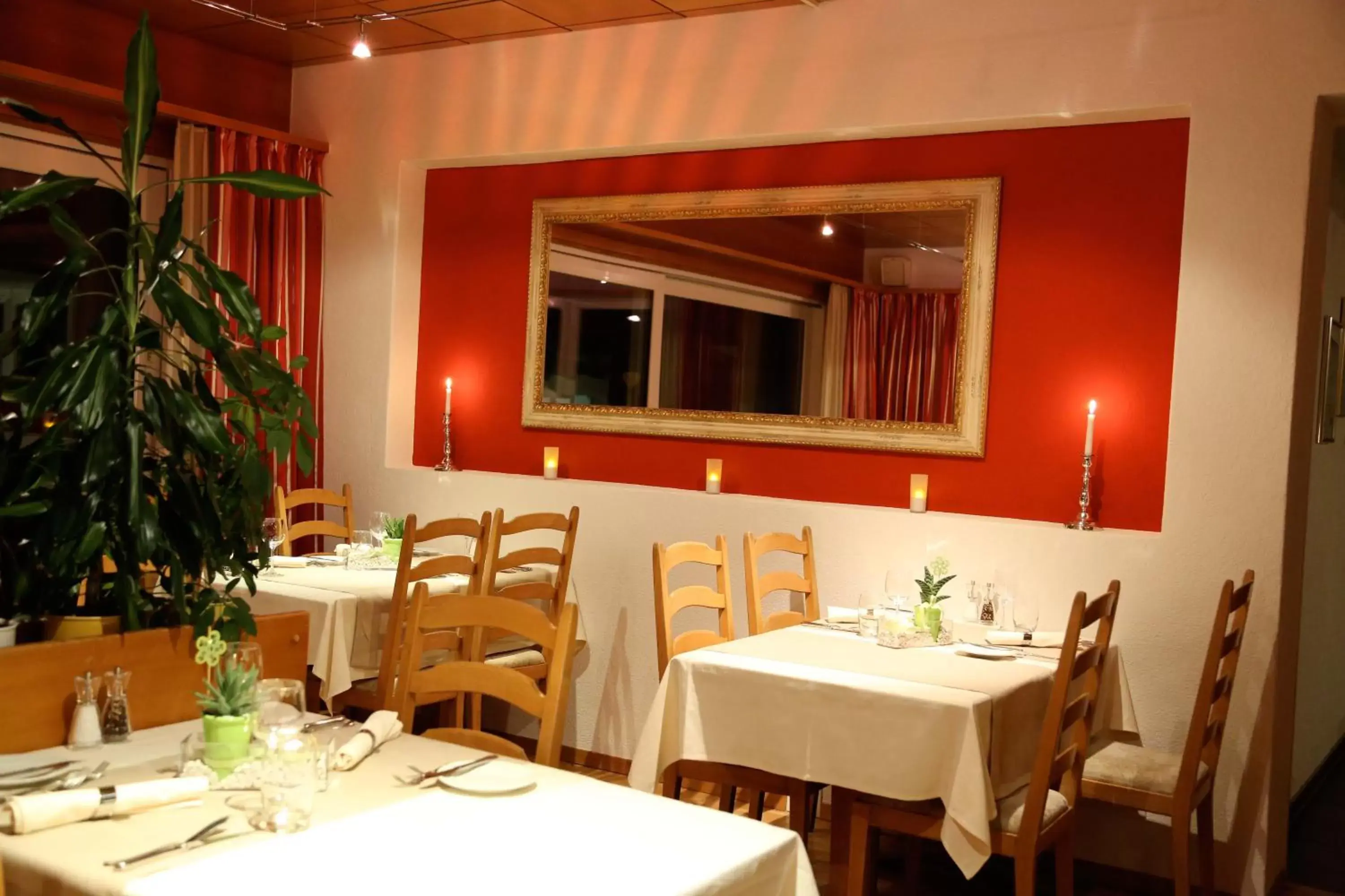 Restaurant/places to eat in Hotel Brienz Restaurant/places to eat in Hotel Brienz