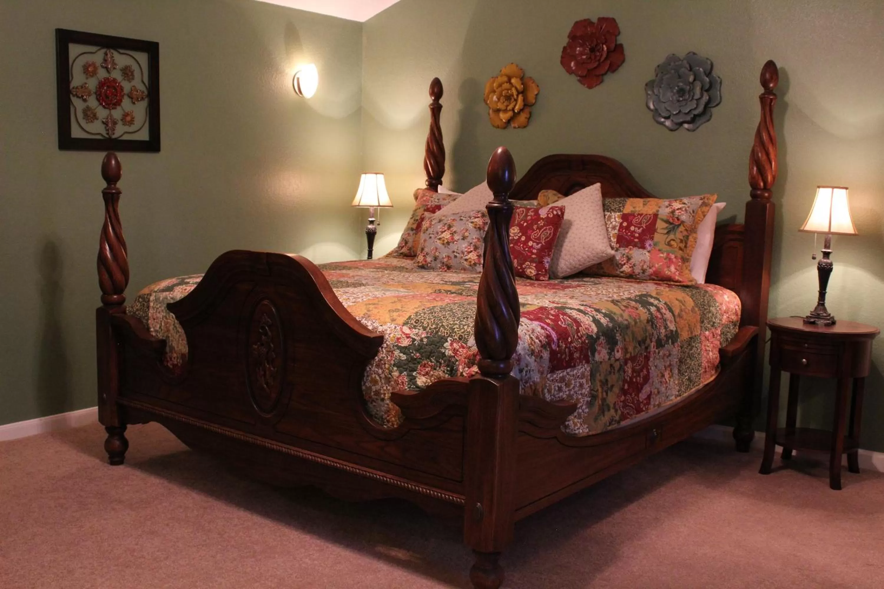 Bed in Maple Creek Bed&Breakfast