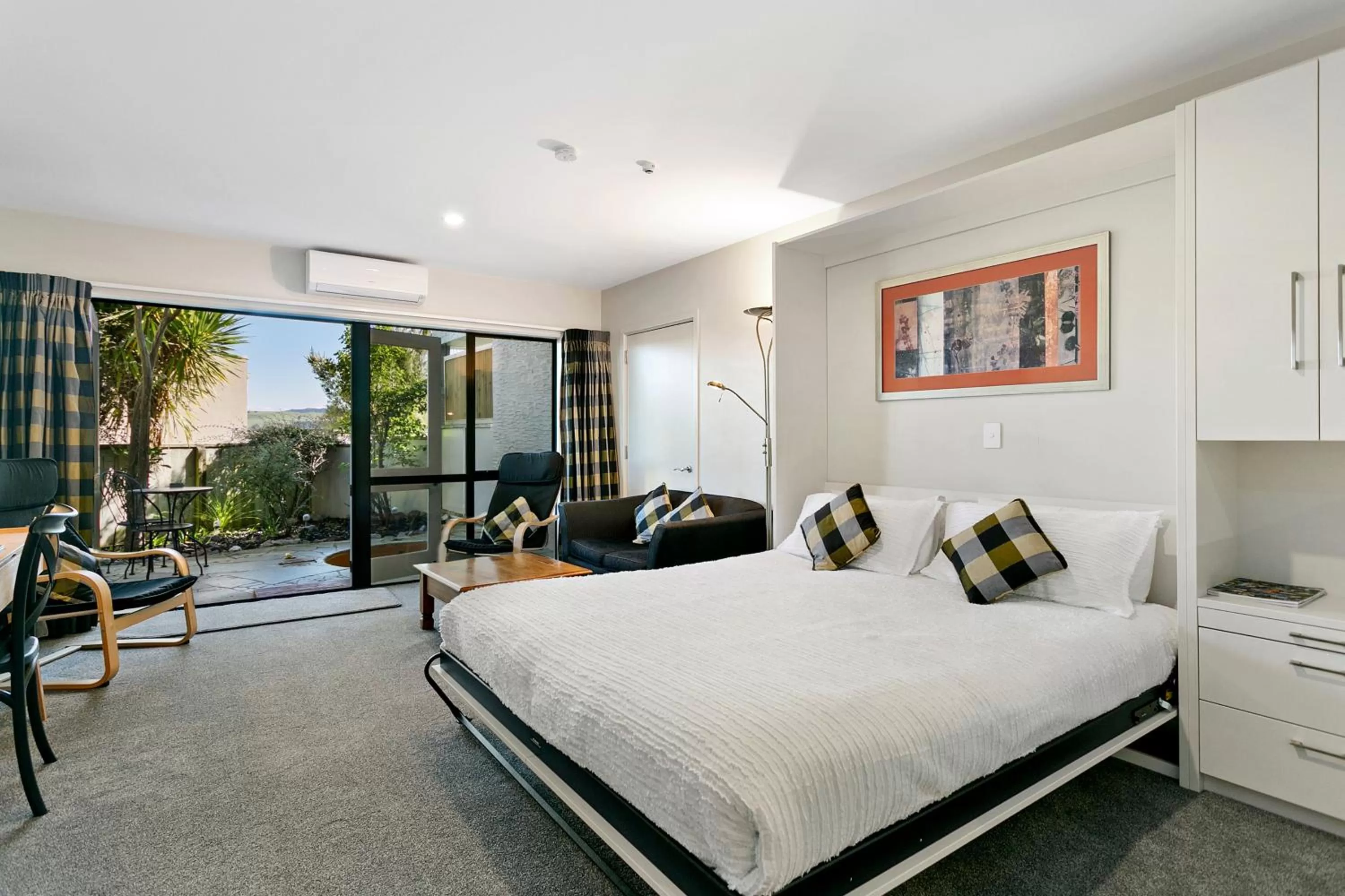 Bed in Baycrest Thermal Lodge