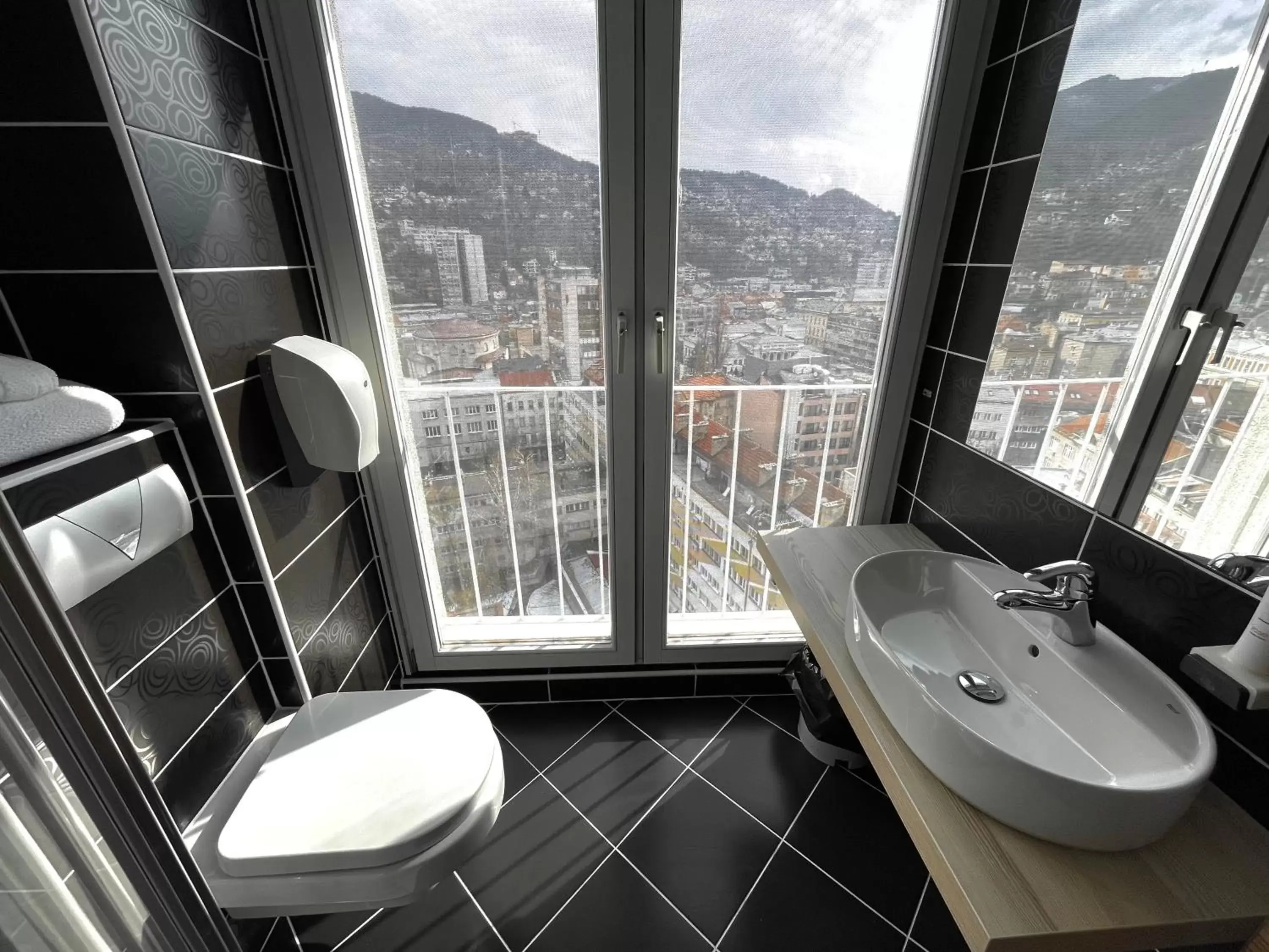 Toilet, Bathroom in Hotel City View Deluxe