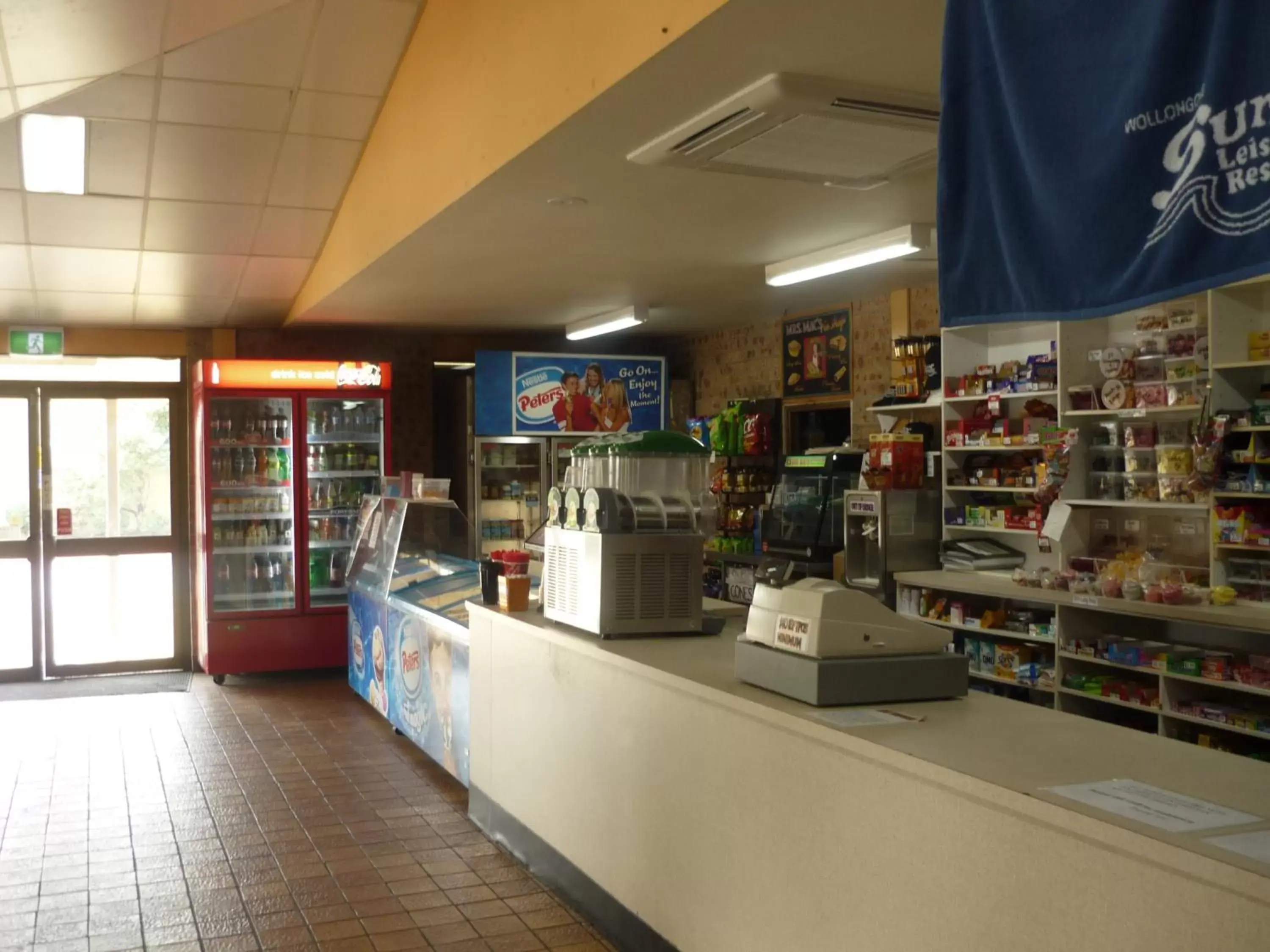 On-site shops in Wollongong Surf Leisure Resort