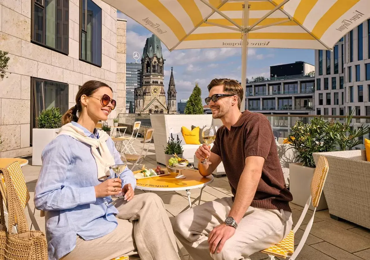 Lounge or bar in Waldorf Astoria Berlin