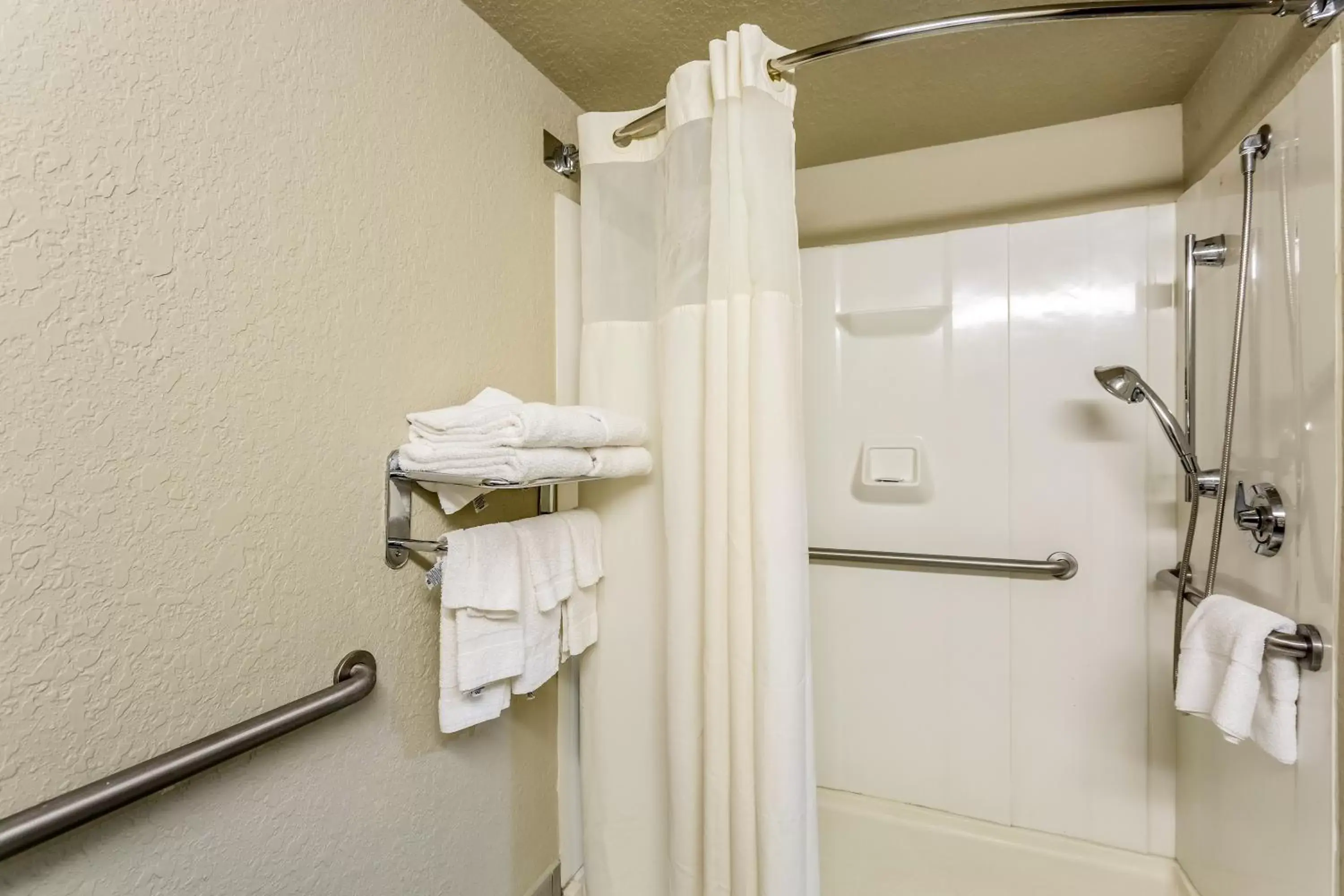 Queen Room with Two Queen Beds - Non-Smoking in Quality Inn & Suites El Paso I-10