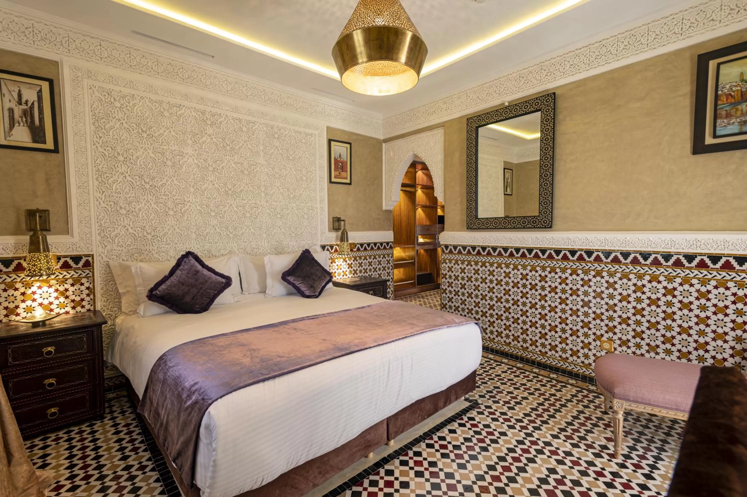 Bed in Maria Towers , Palais Table d'hôtes & SPA