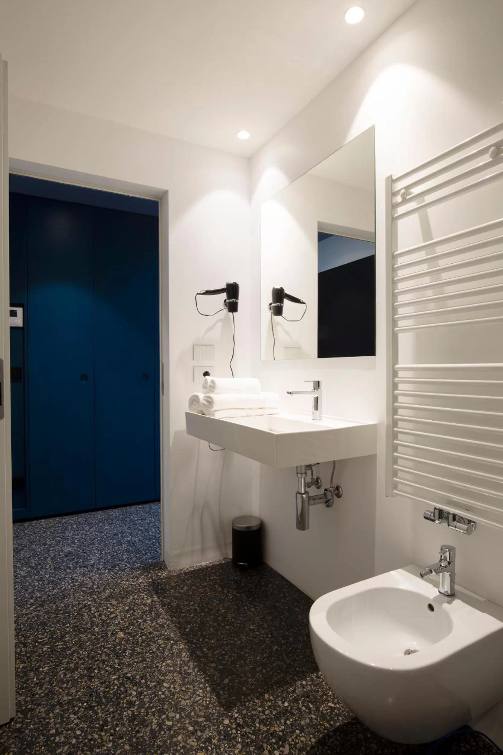 Toilet in Pepper Suite