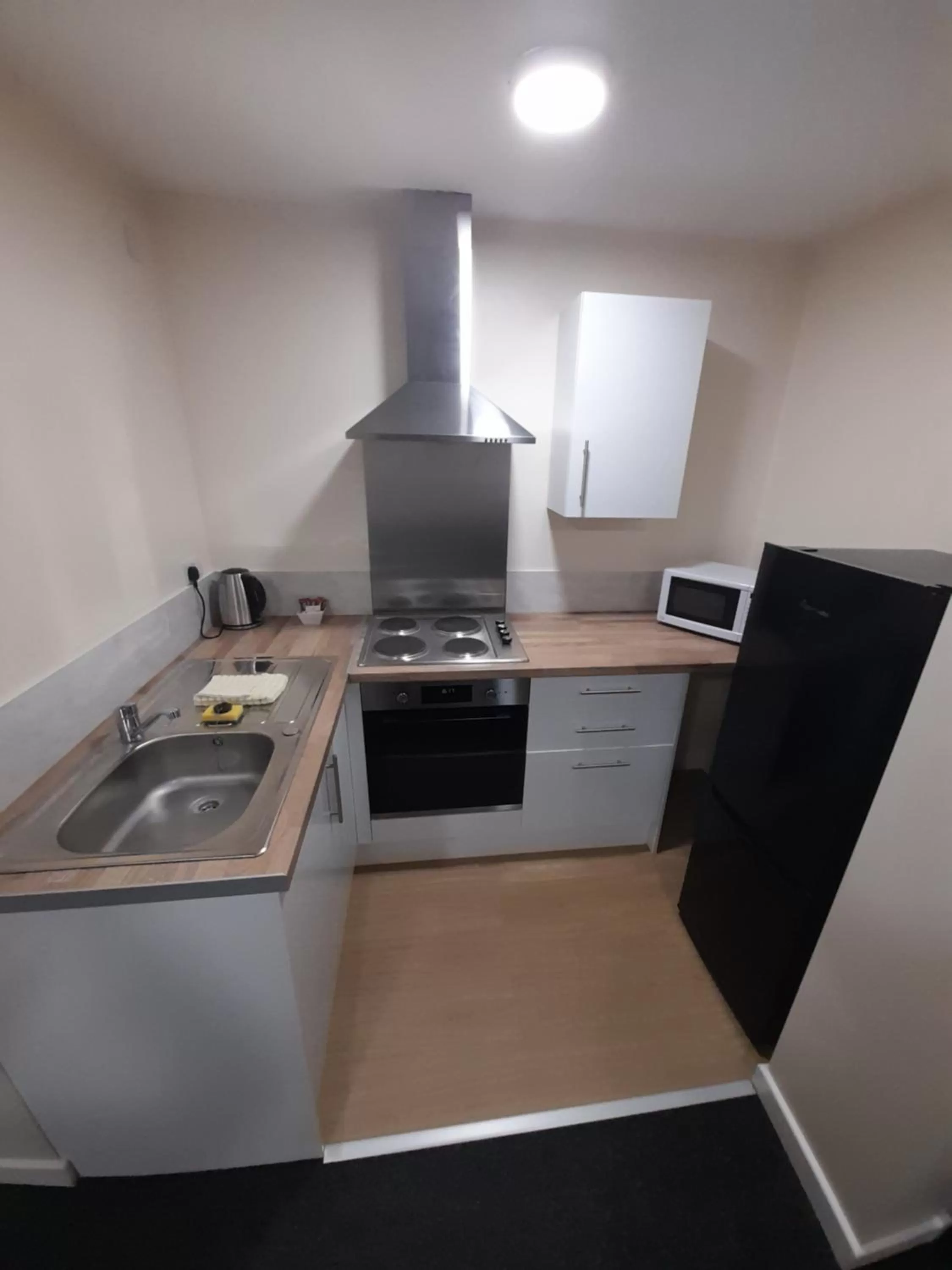Kitchen or kitchenette in Lymedale Suites Studios & Aparthotel in NEWCASTLE UNDER LYME & STOKE