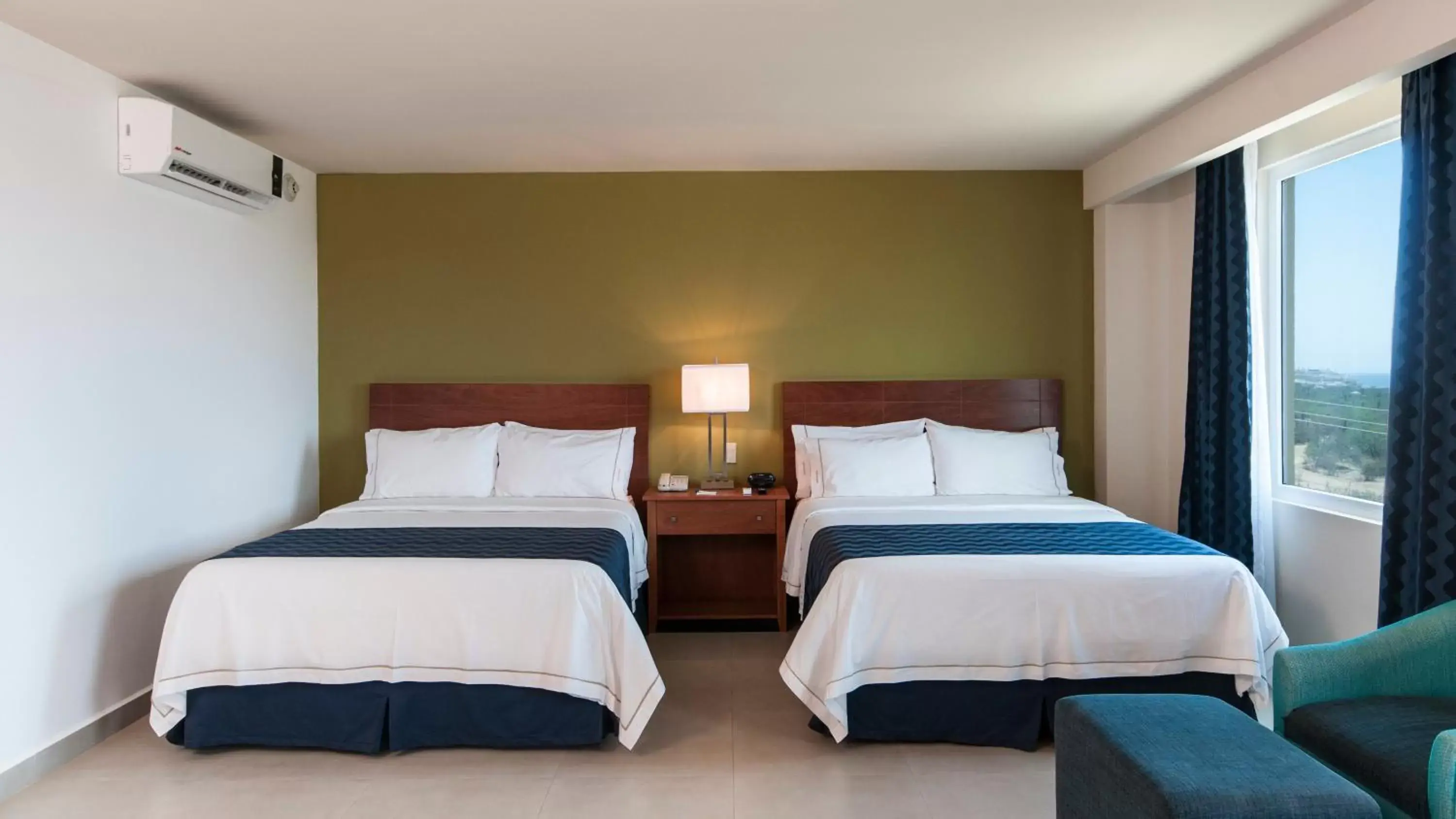 Photo of the whole room, Bed in Holiday Inn Express Cabo San Lucas, an IHG Hotel