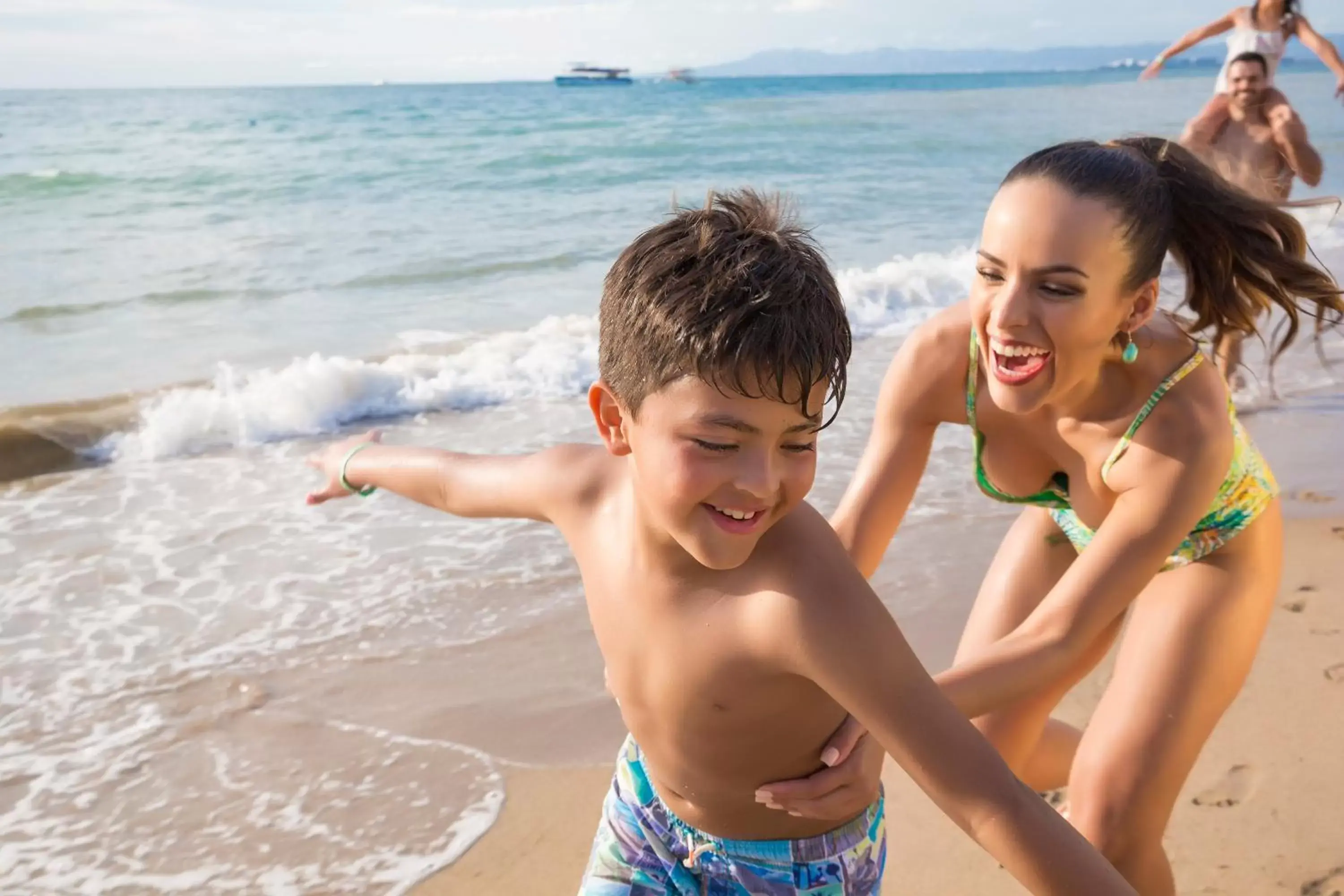 Children in Los Arcos Suites