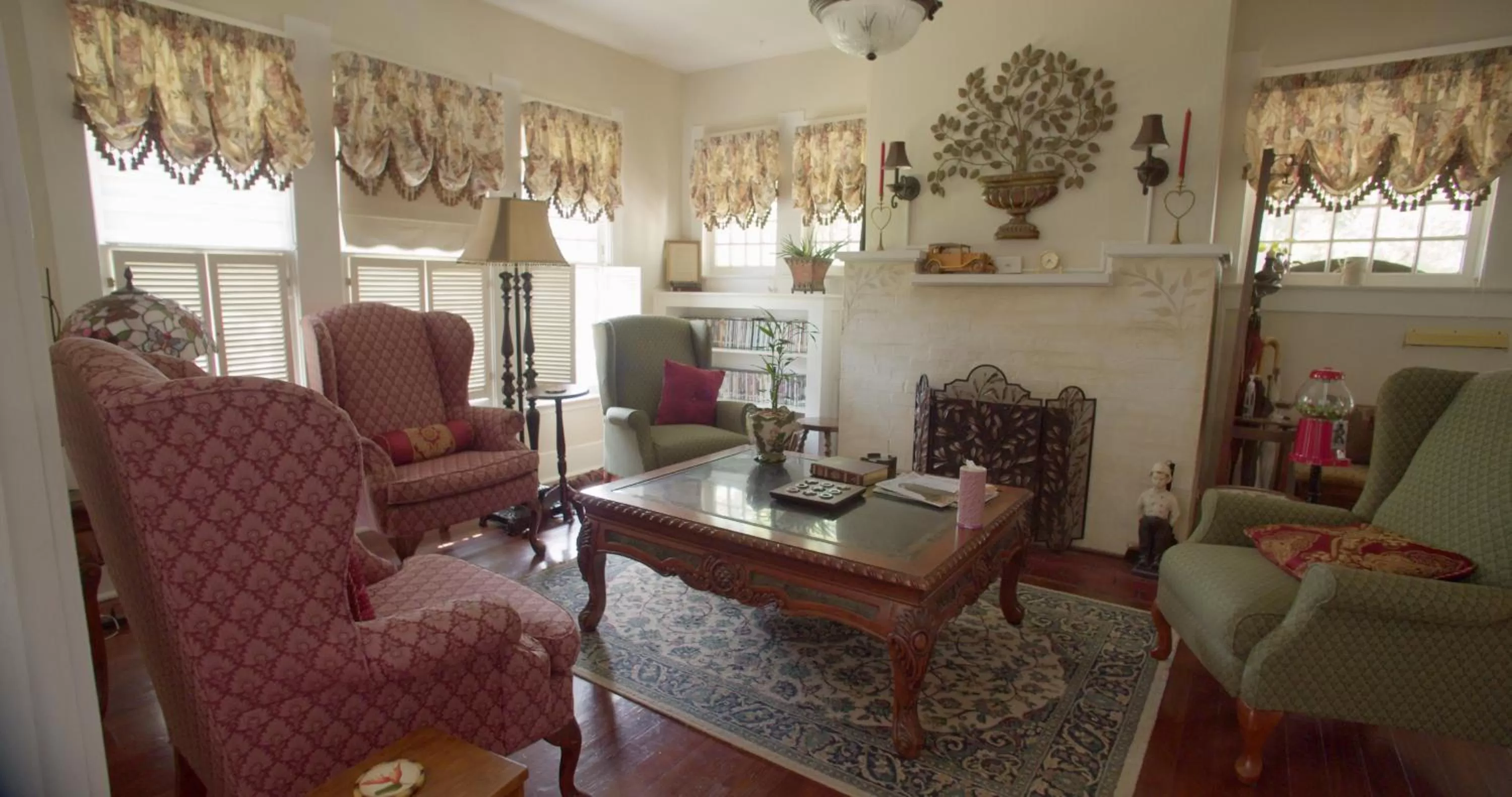 Living room in Granbury Gardens Bed and Breakfast