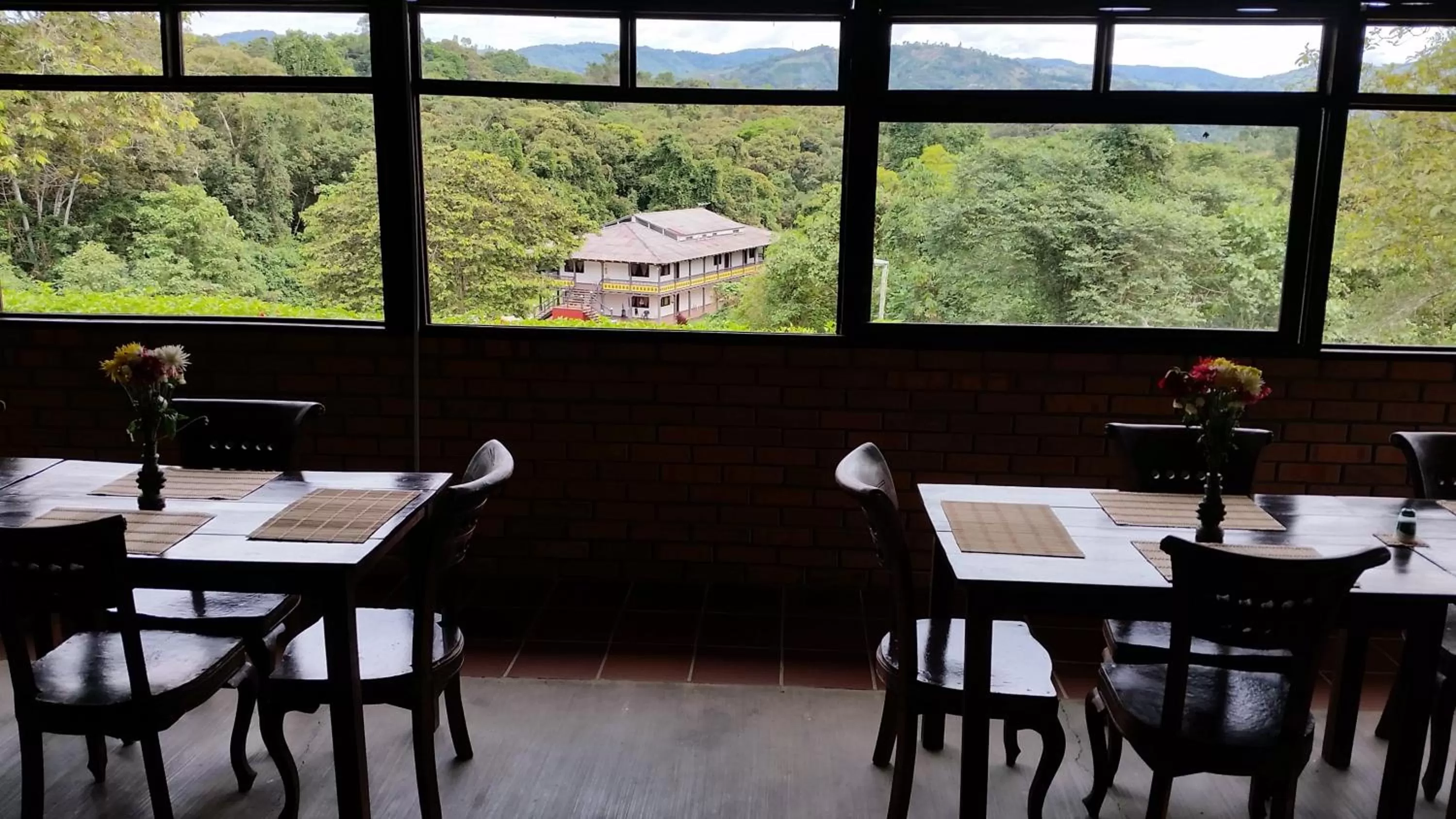 Restaurant/places to eat in Hotel Huaka-yo