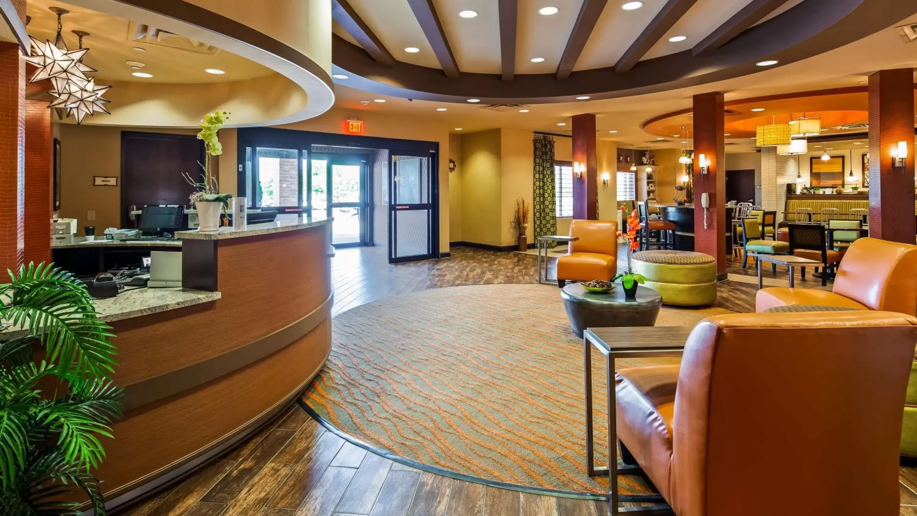 Lobby or reception, Lounge/Bar in Best Western Plus Tupelo Inn & Suites