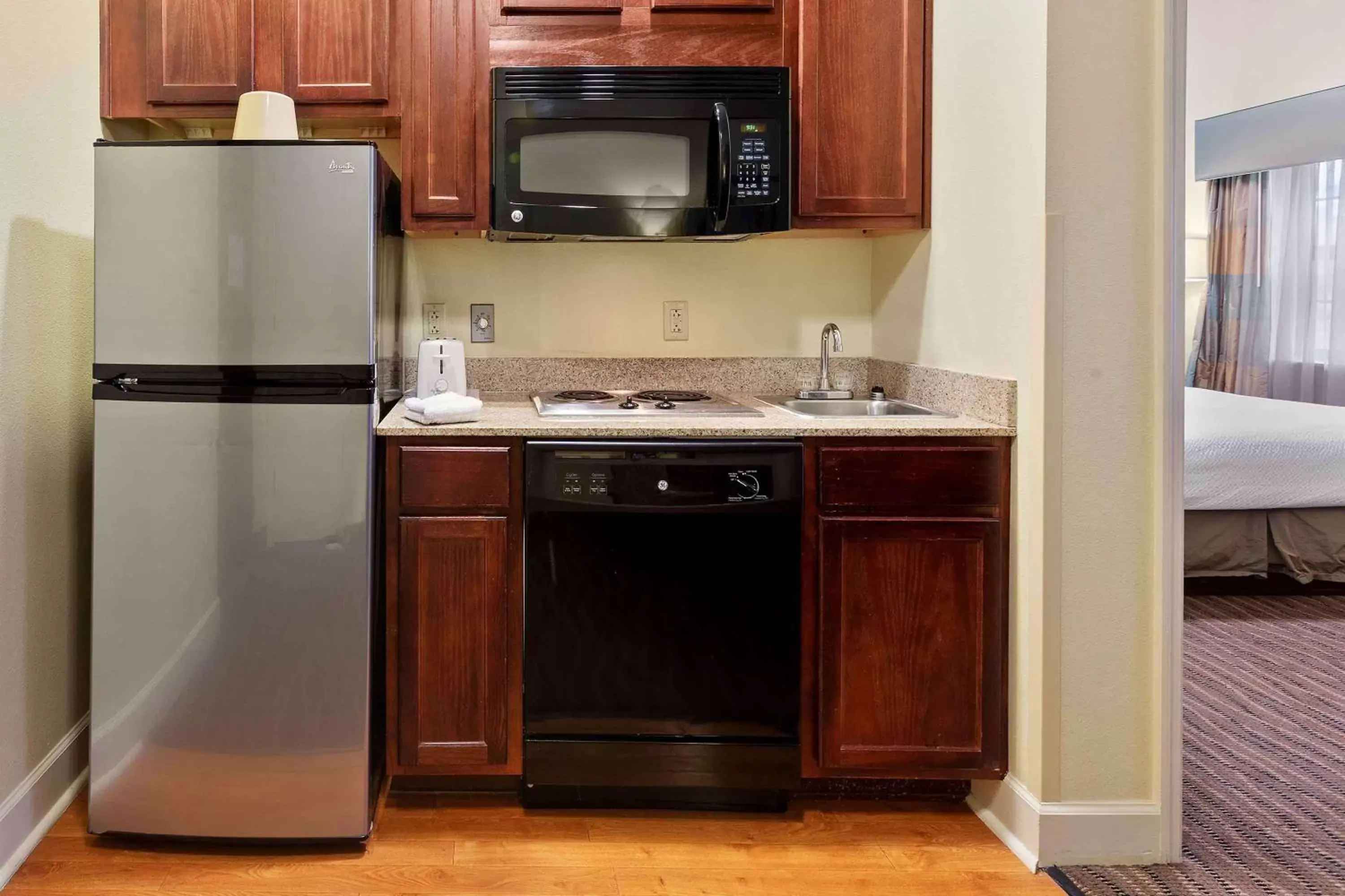 Bedroom, Kitchen/Kitchenette in Extended Stay America Premier Suites - Lakeland - I-4