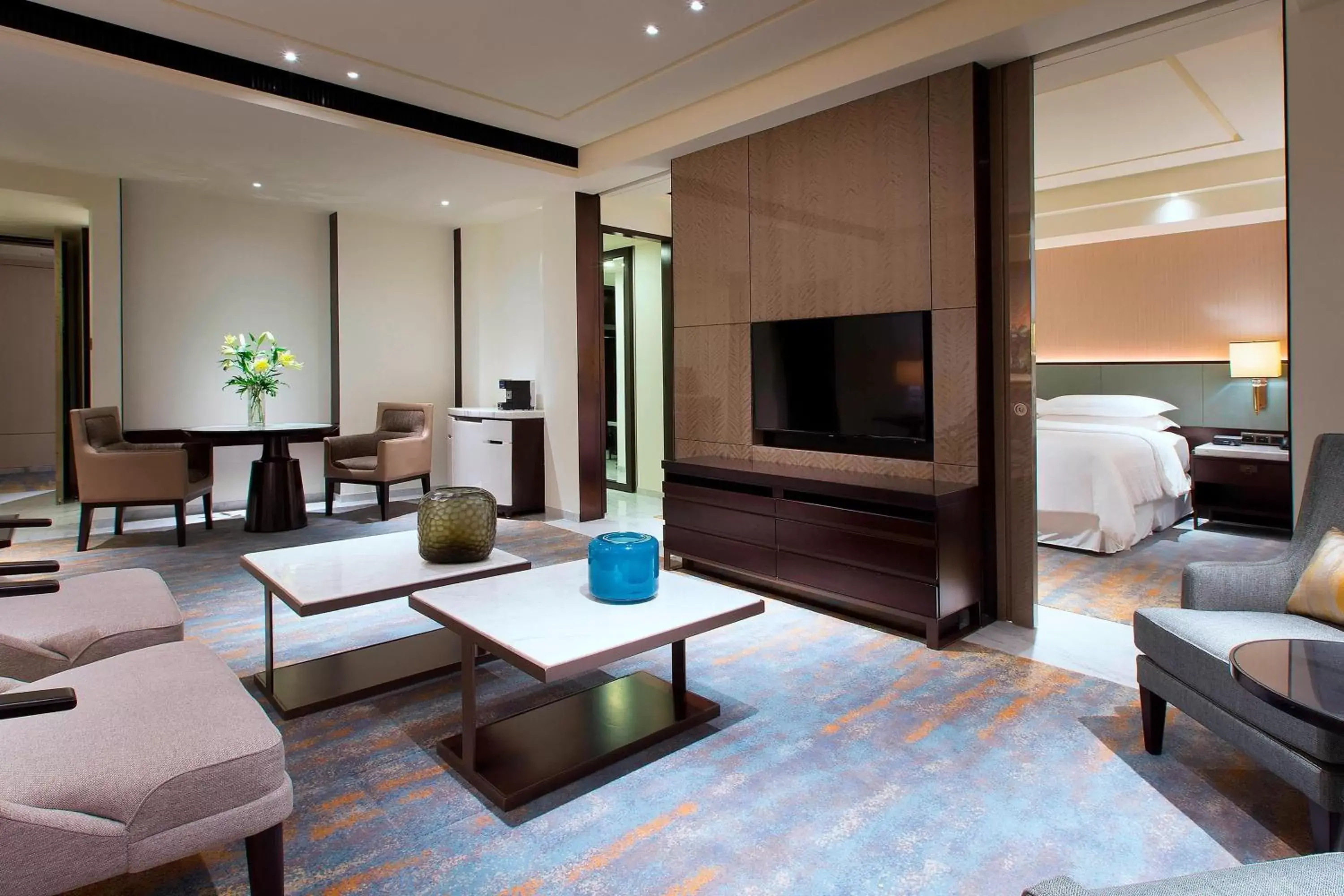 Photo of the whole room, Seating Area in Sheraton Grand Jakarta Gandaria City Hotel