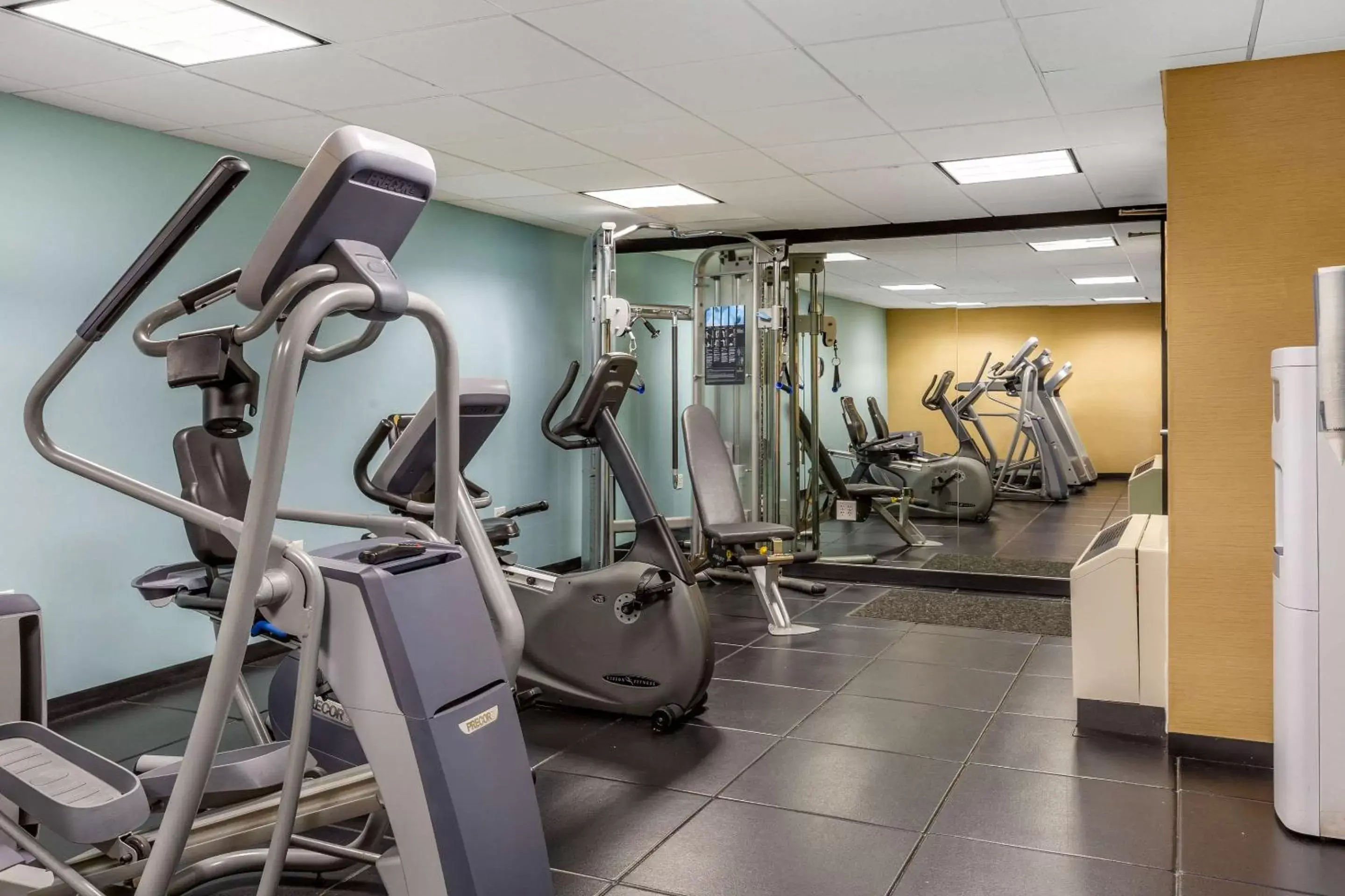 Fitness centre/facilities, Fitness Center/Facilities in Comfort Inn & Suites Logan International Airport