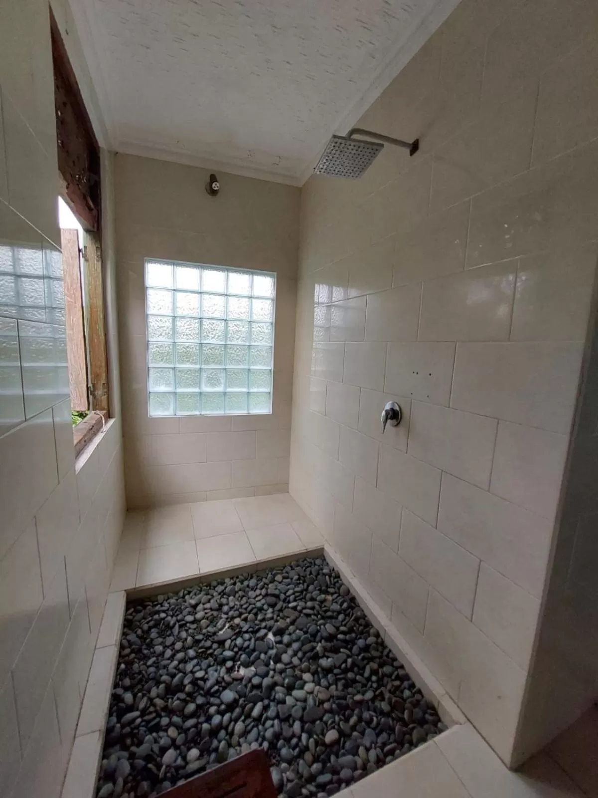 Shower in Gusde Tranquil Villas by EPS