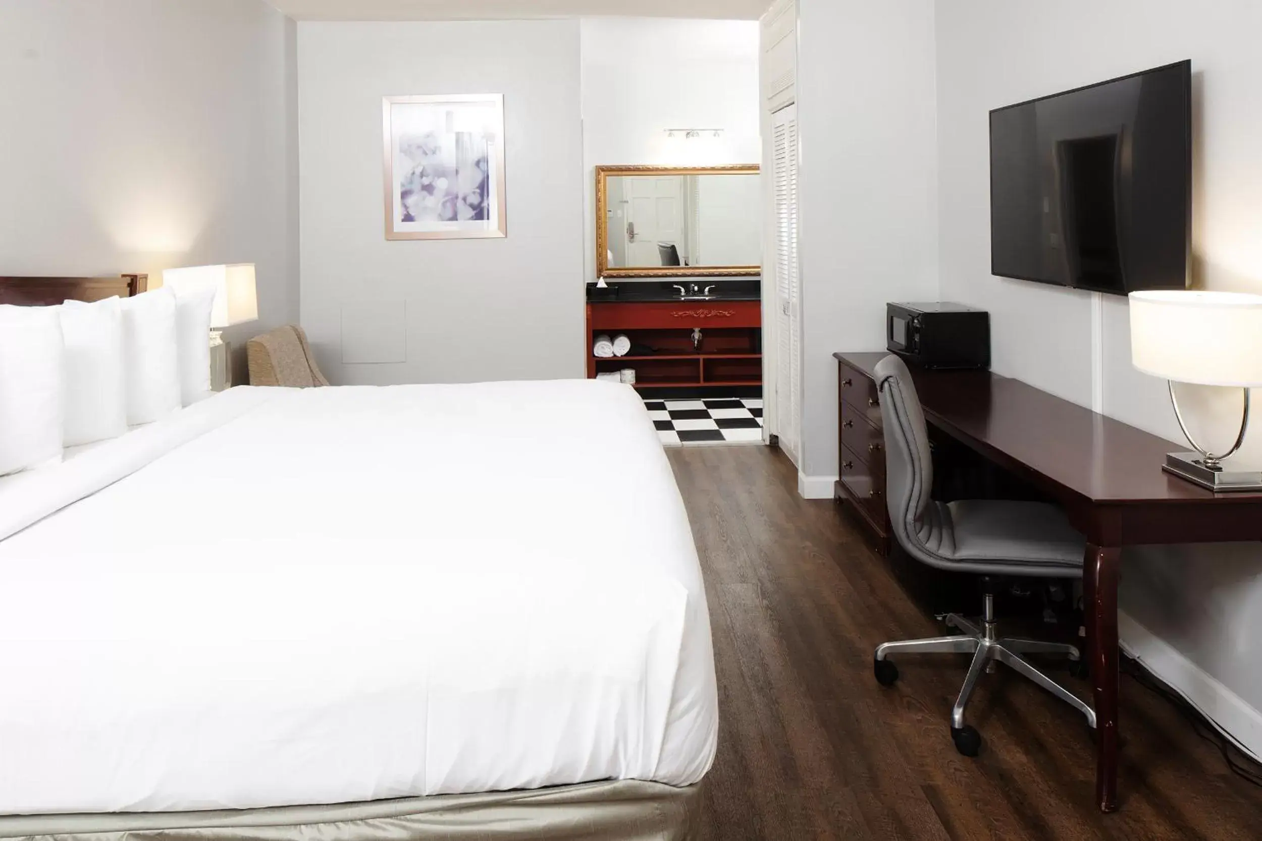 King Room - Disability Access/Non-Smoking in Maison Saint Charles by Hotel RL