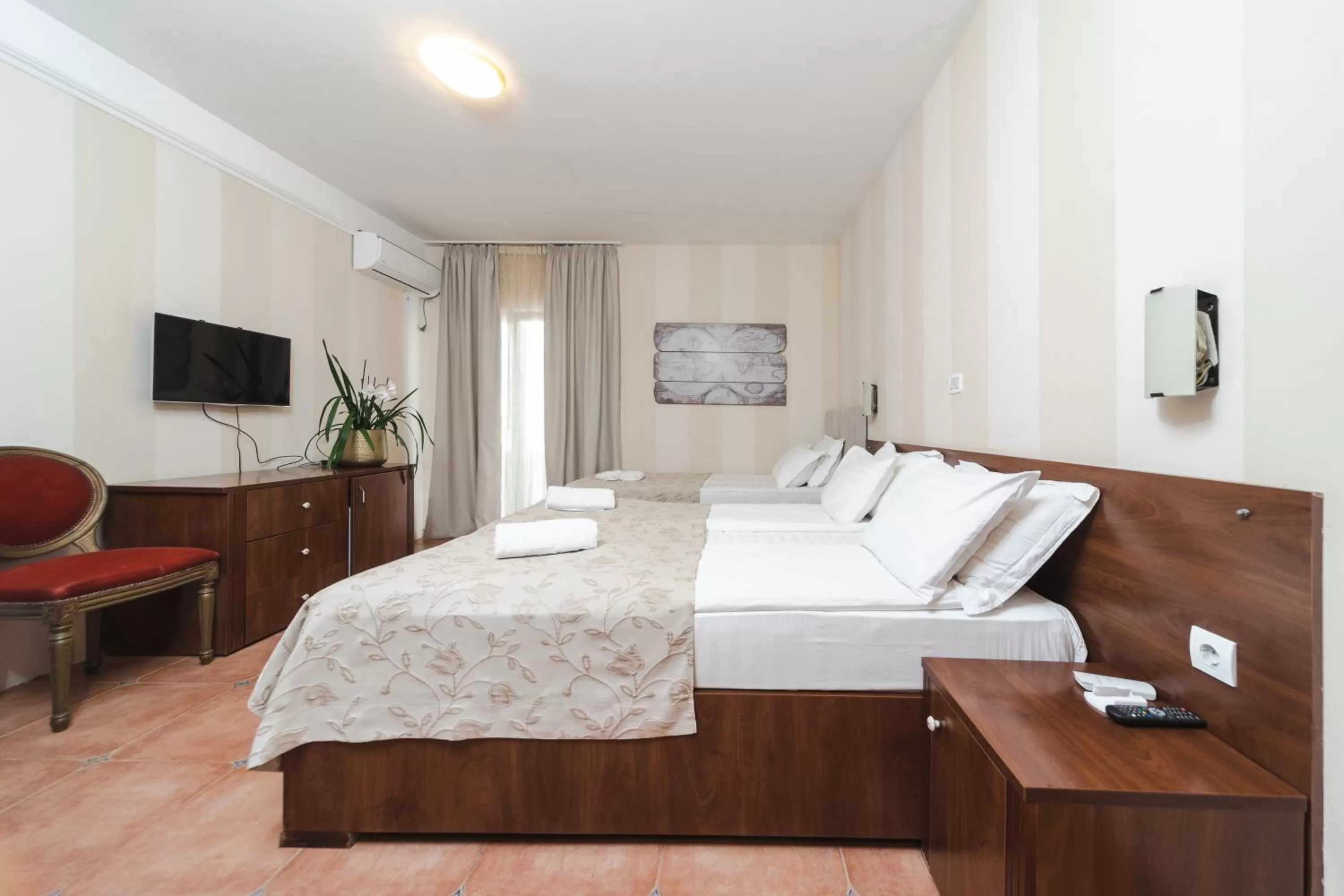 Superior Triple Room with Terrace (26,27) in Mali Hotel Porat