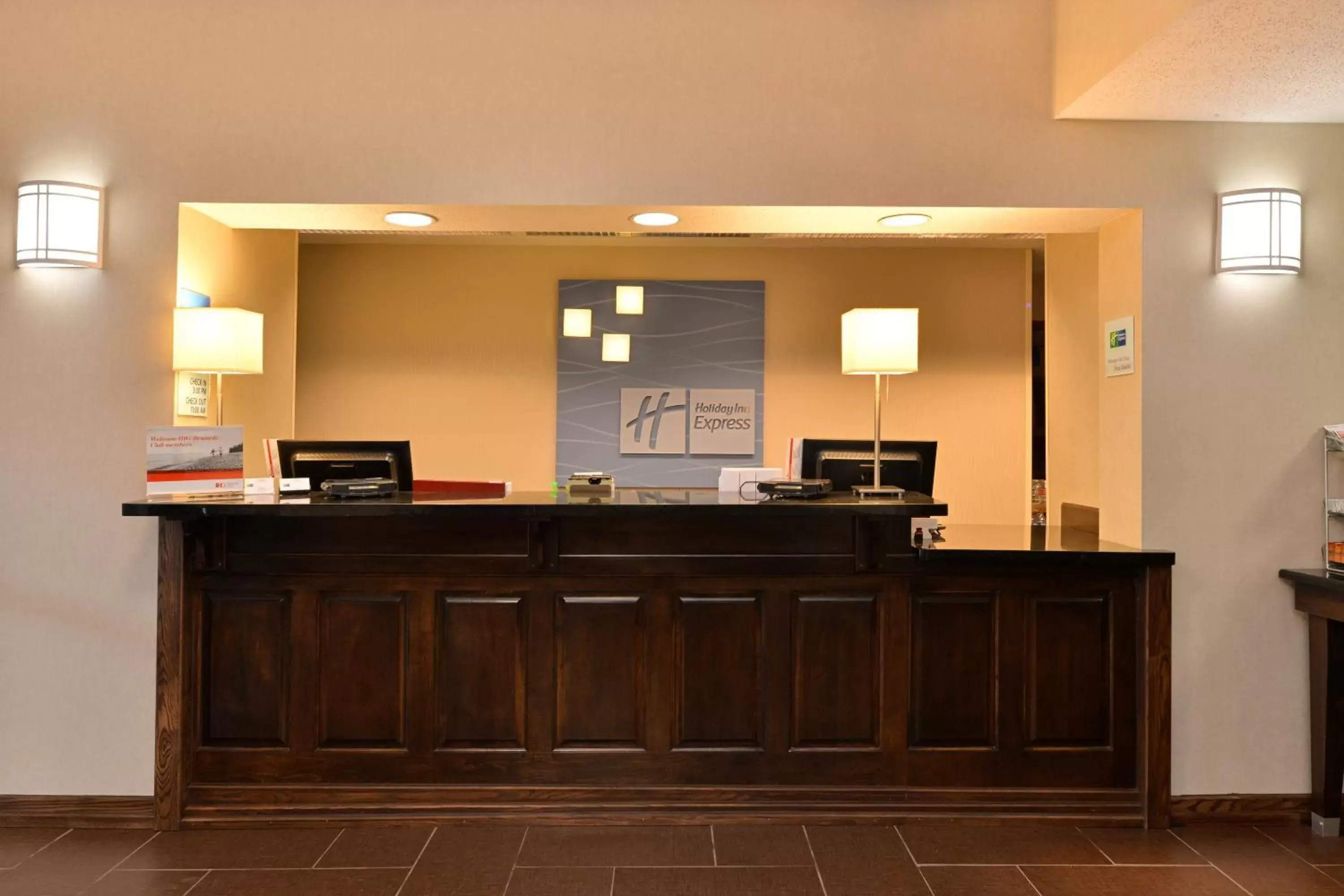 Lobby or reception, Lobby/Reception in Holiday Inn Express & Suites St Marys, an IHG Hotel