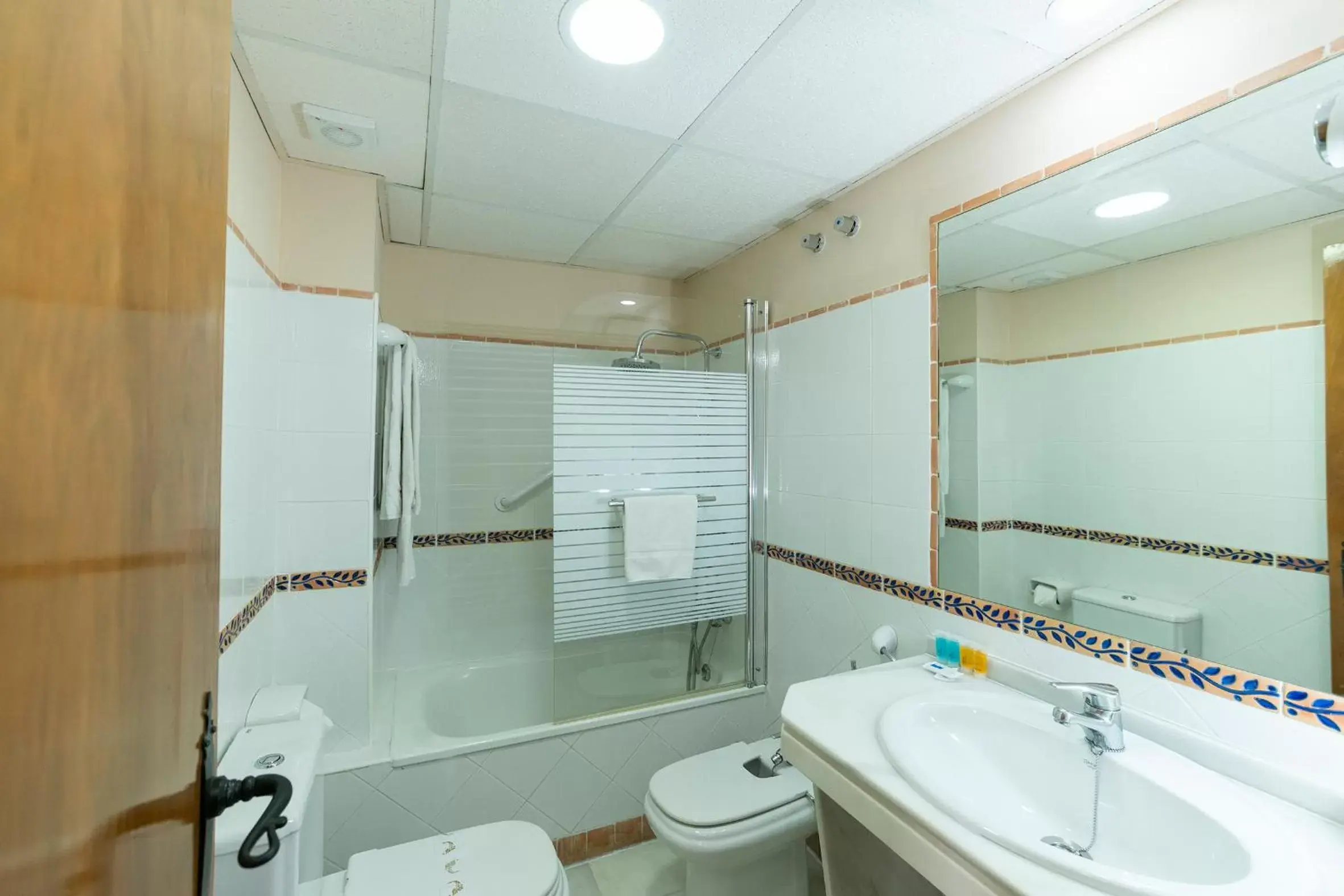 Bathroom in Hotel Mezquita