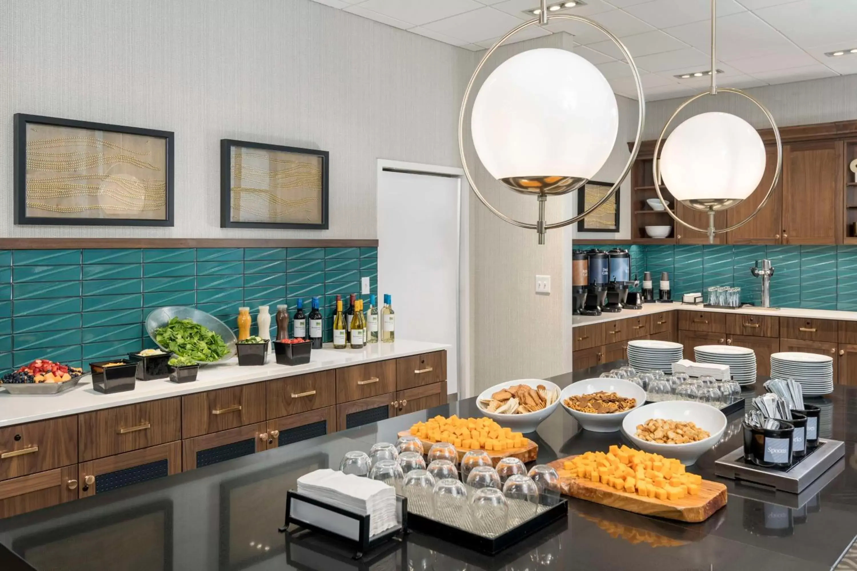 Restaurant/places to eat, Kitchen/Kitchenette in Homewood Suites by Hilton New Orleans