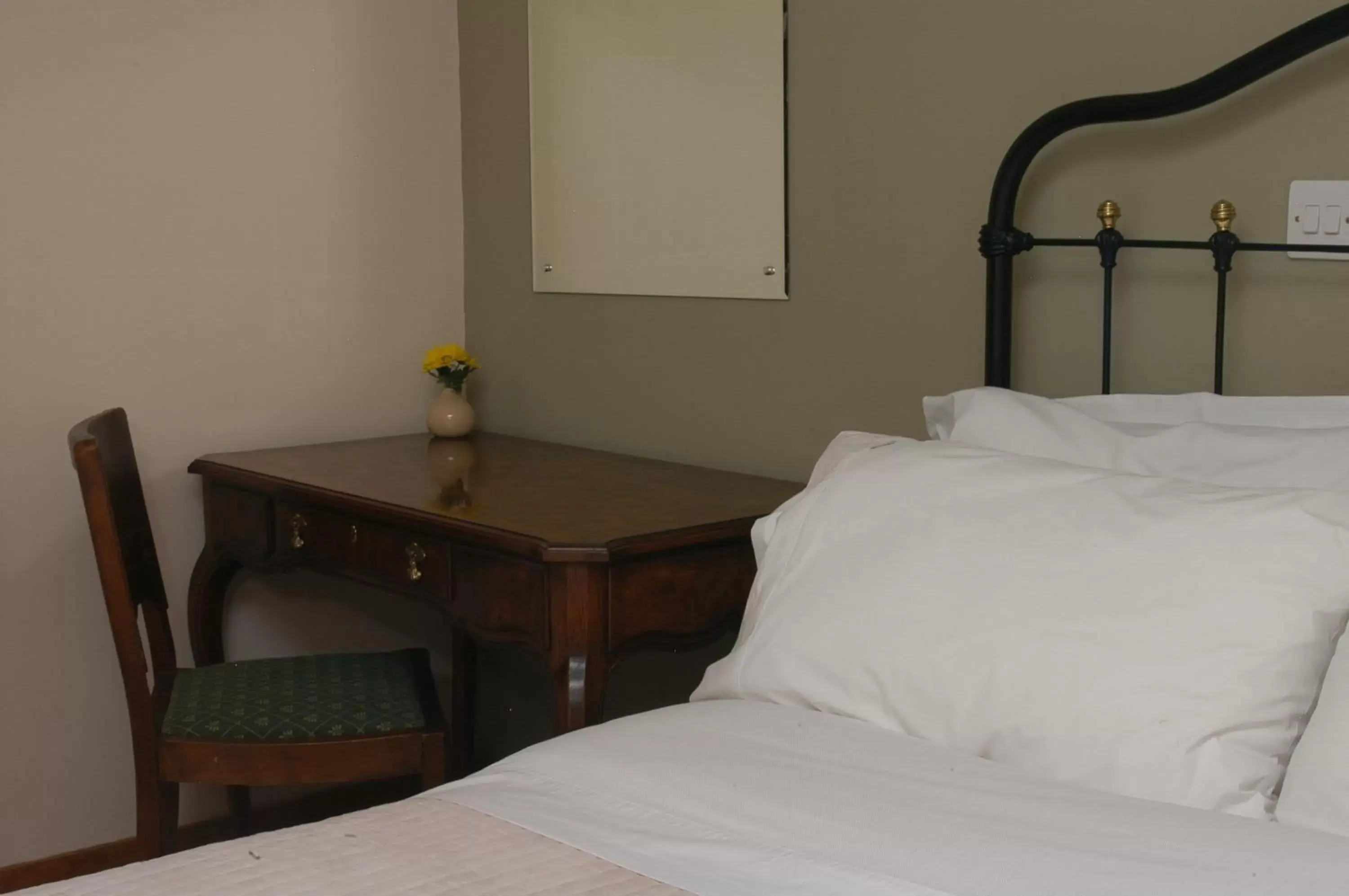 Bedroom, Bed in Upper Neatham Mill