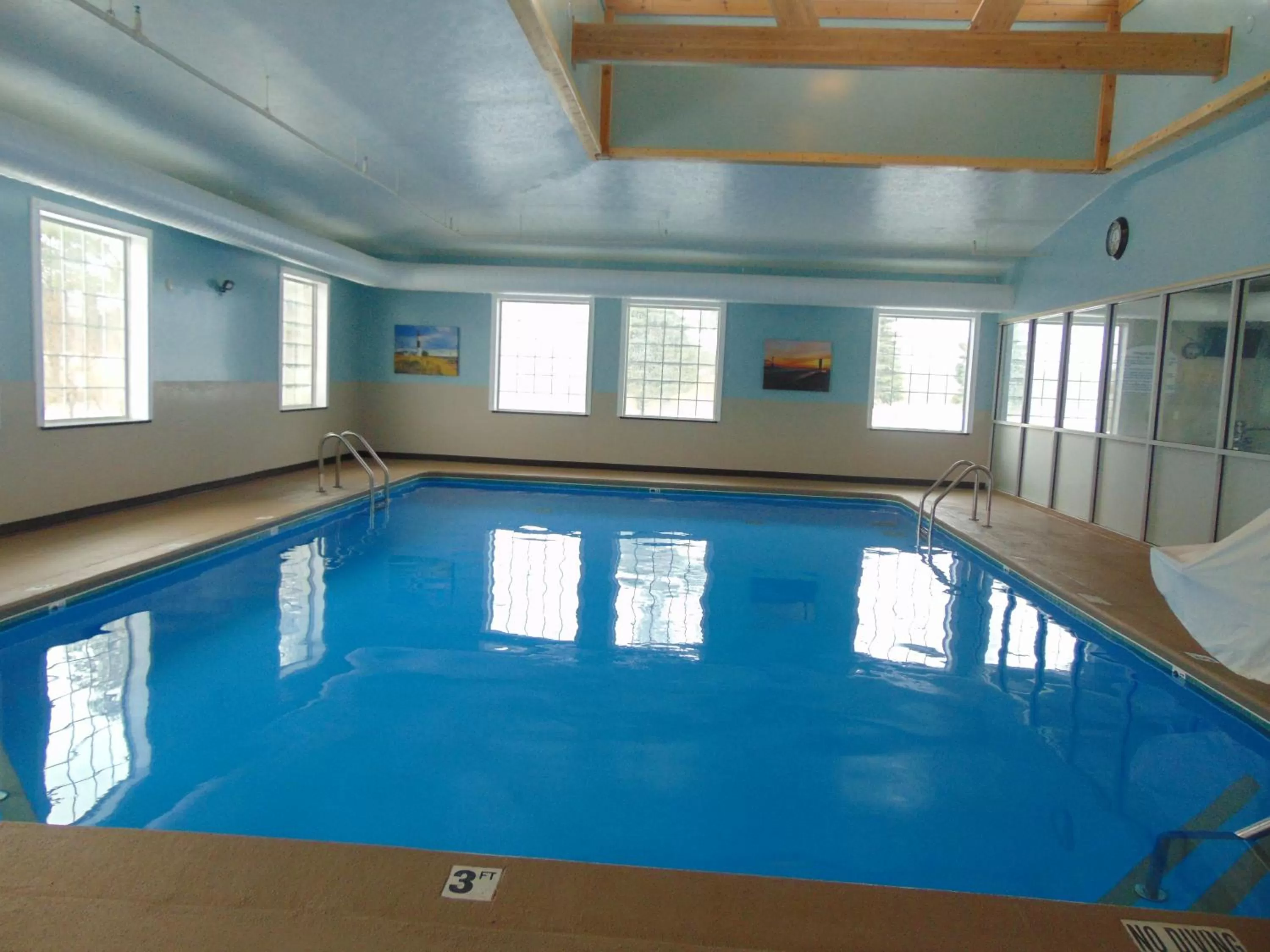 Swimming pool in Days Inn by Wyndham Pentwater