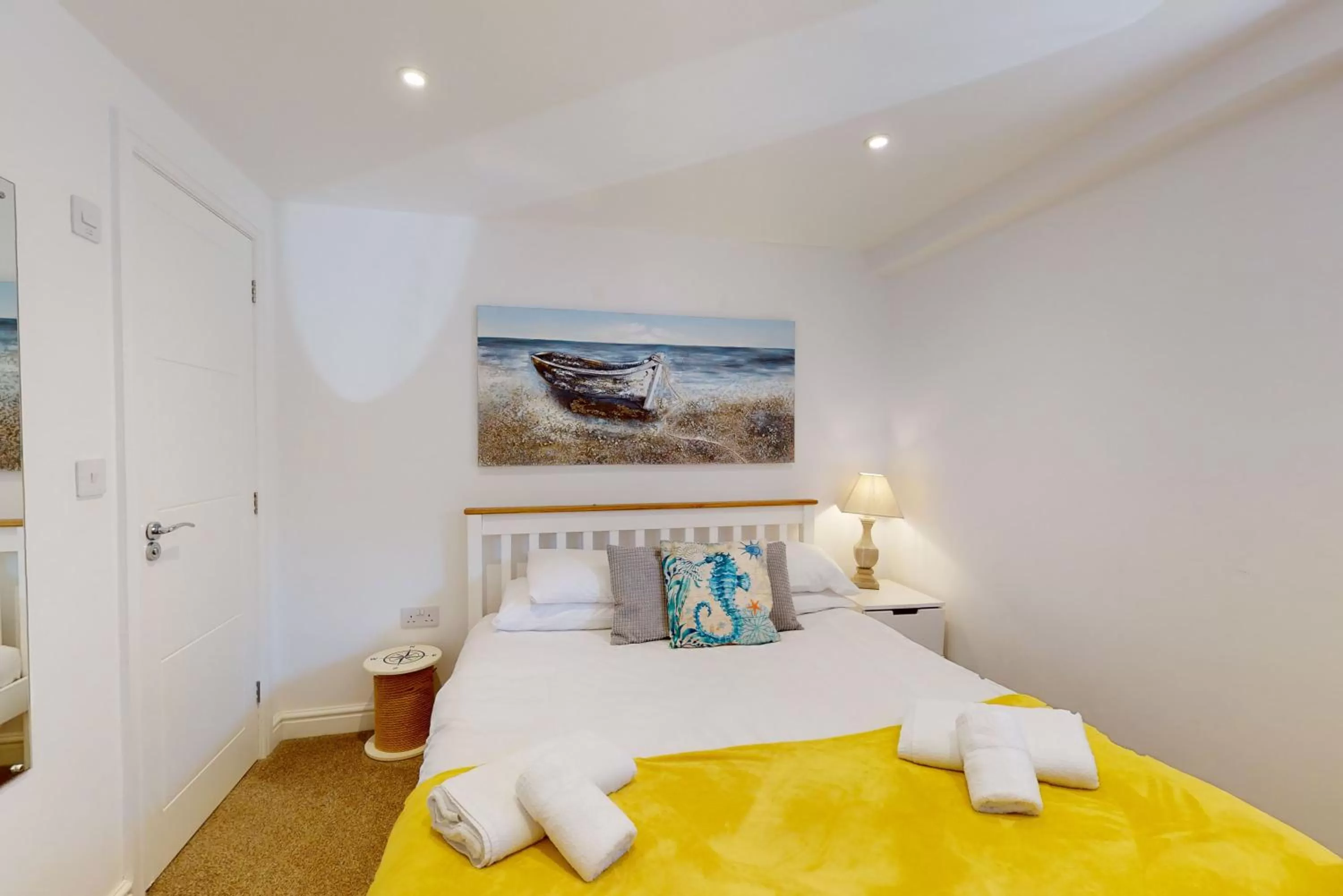 Bed in Crabbers' Wharf