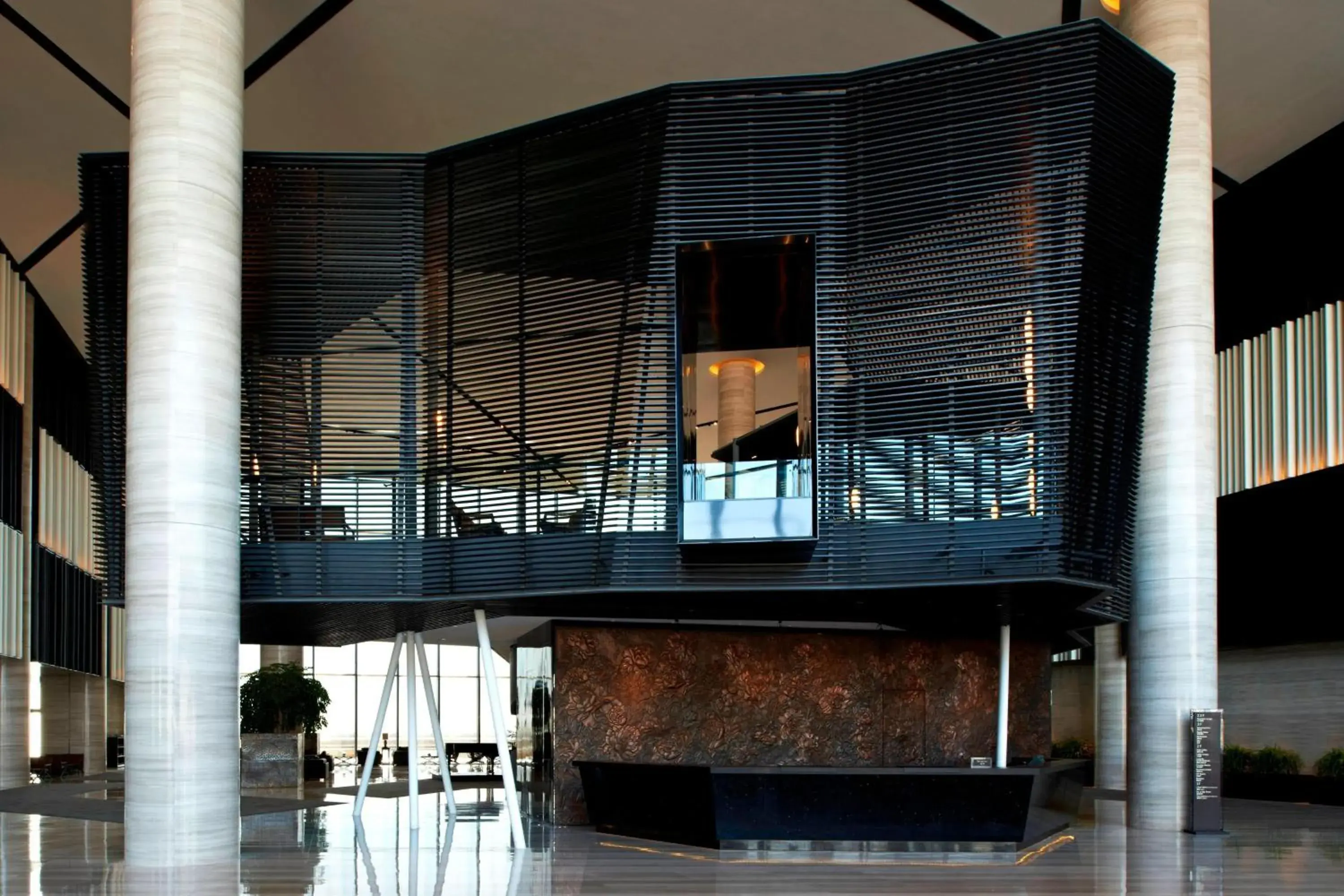 Lobby or reception in Four Points by Sheraton Qingdao, West Coast