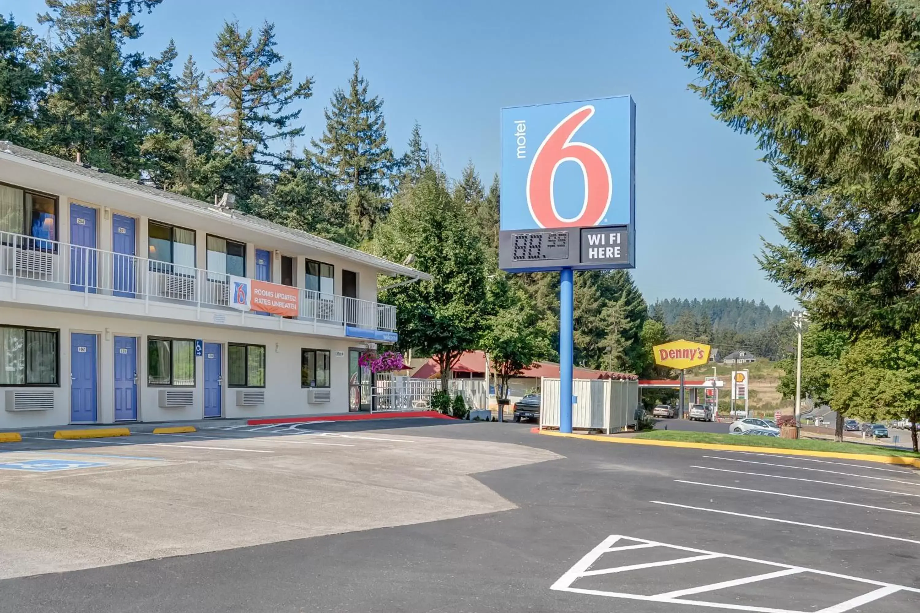 Facade/entrance in Motel 6-Eugene, OR - South Springfield Facade/entrance in Motel 6-Eugene, OR - South Springfield
