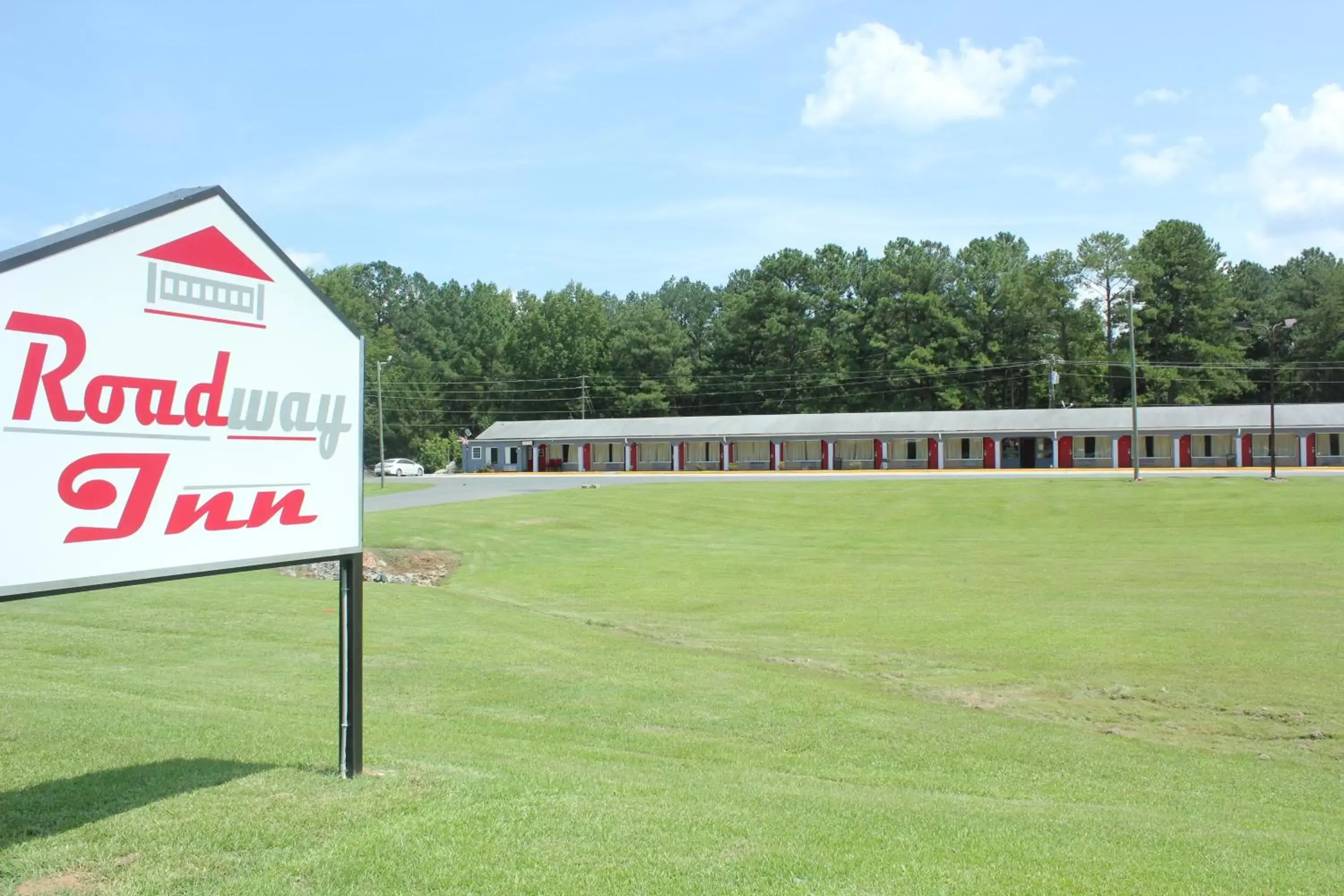 Property Building in Roadway Inn Troy