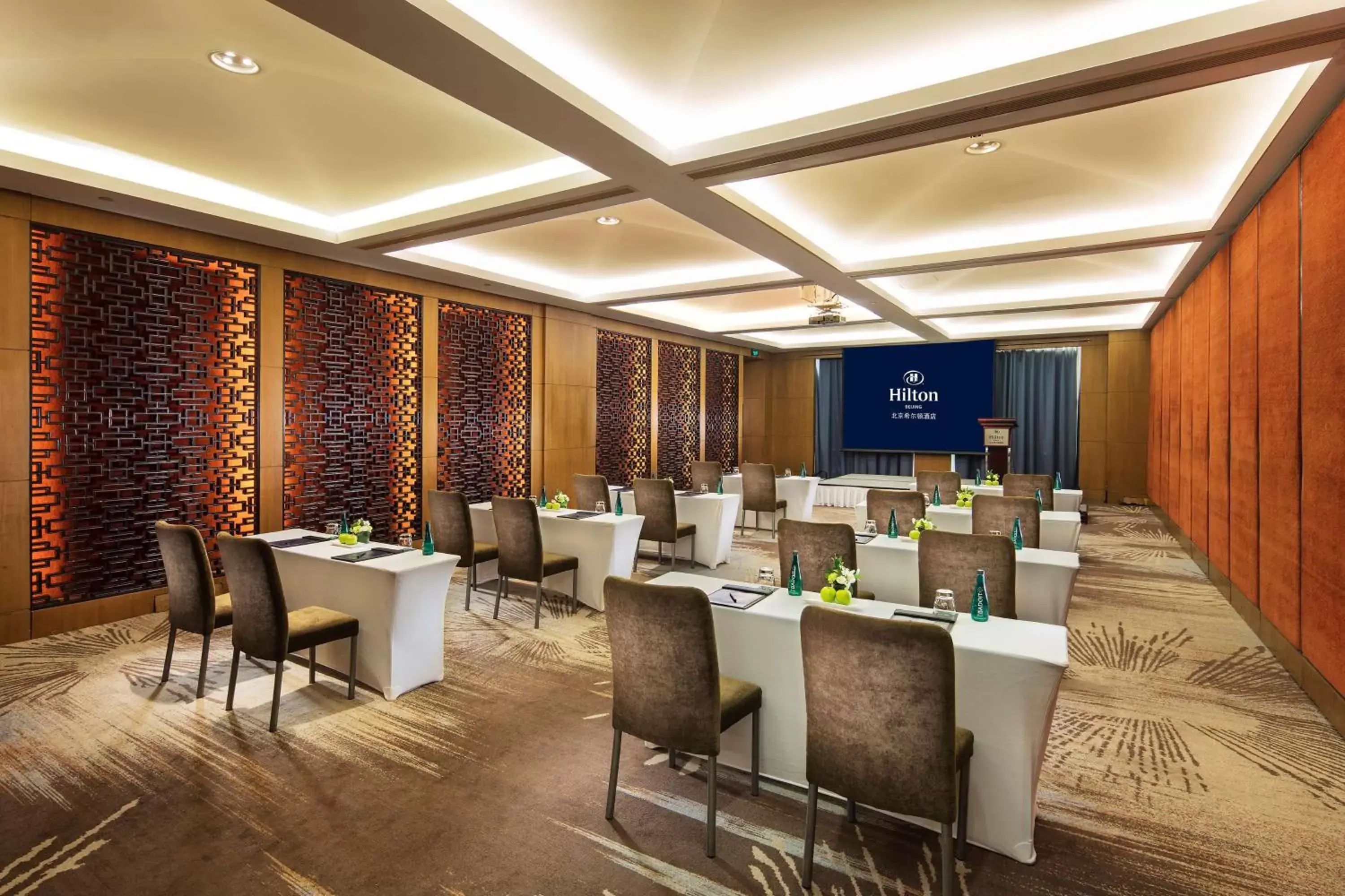 Meeting/conference room, Restaurant/Places to Eat in Hilton Beijing Hotel