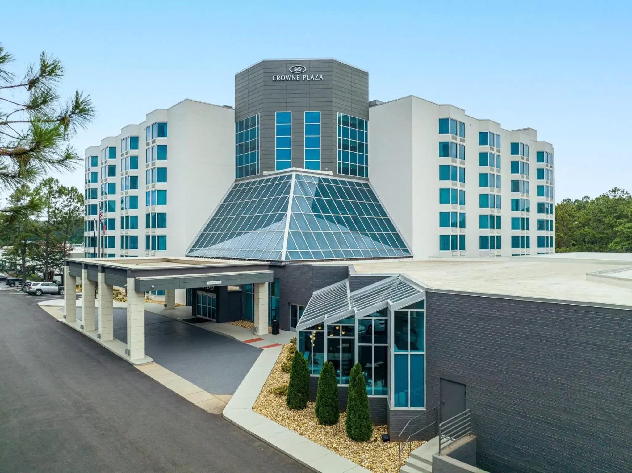 Property Building in Crowne Plaza Atlanta Ne Norcross