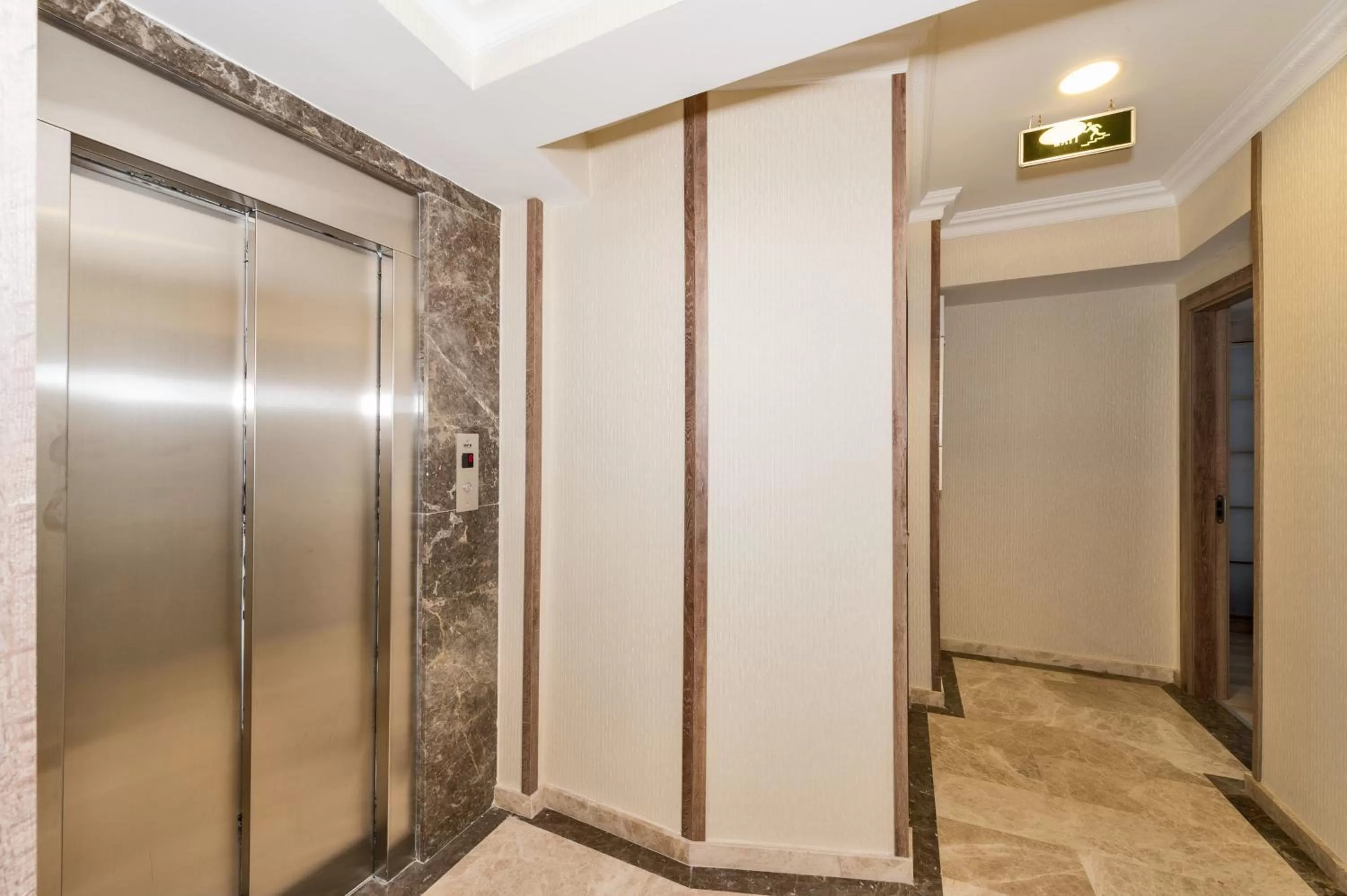 Decorative detail in Alphonse Hotel