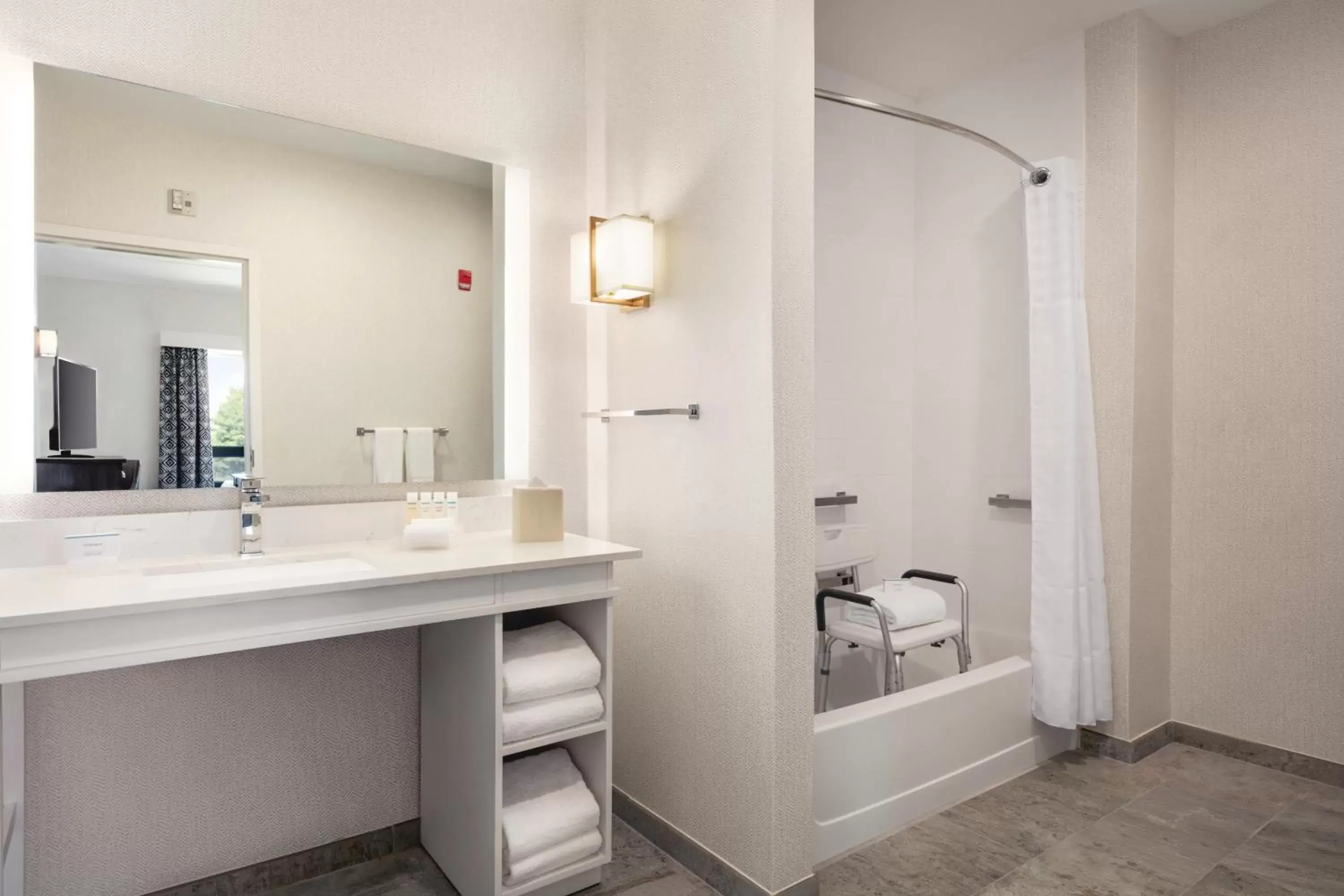 Bathroom in Homewood Suites By Hilton Horsham Willow Grove