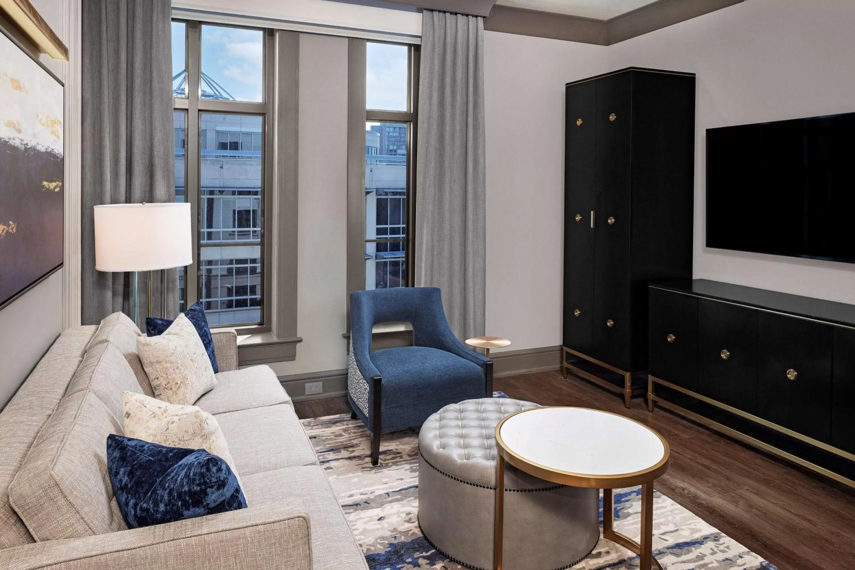 TV and multimedia in Hilton Club Liberty Place Charleston