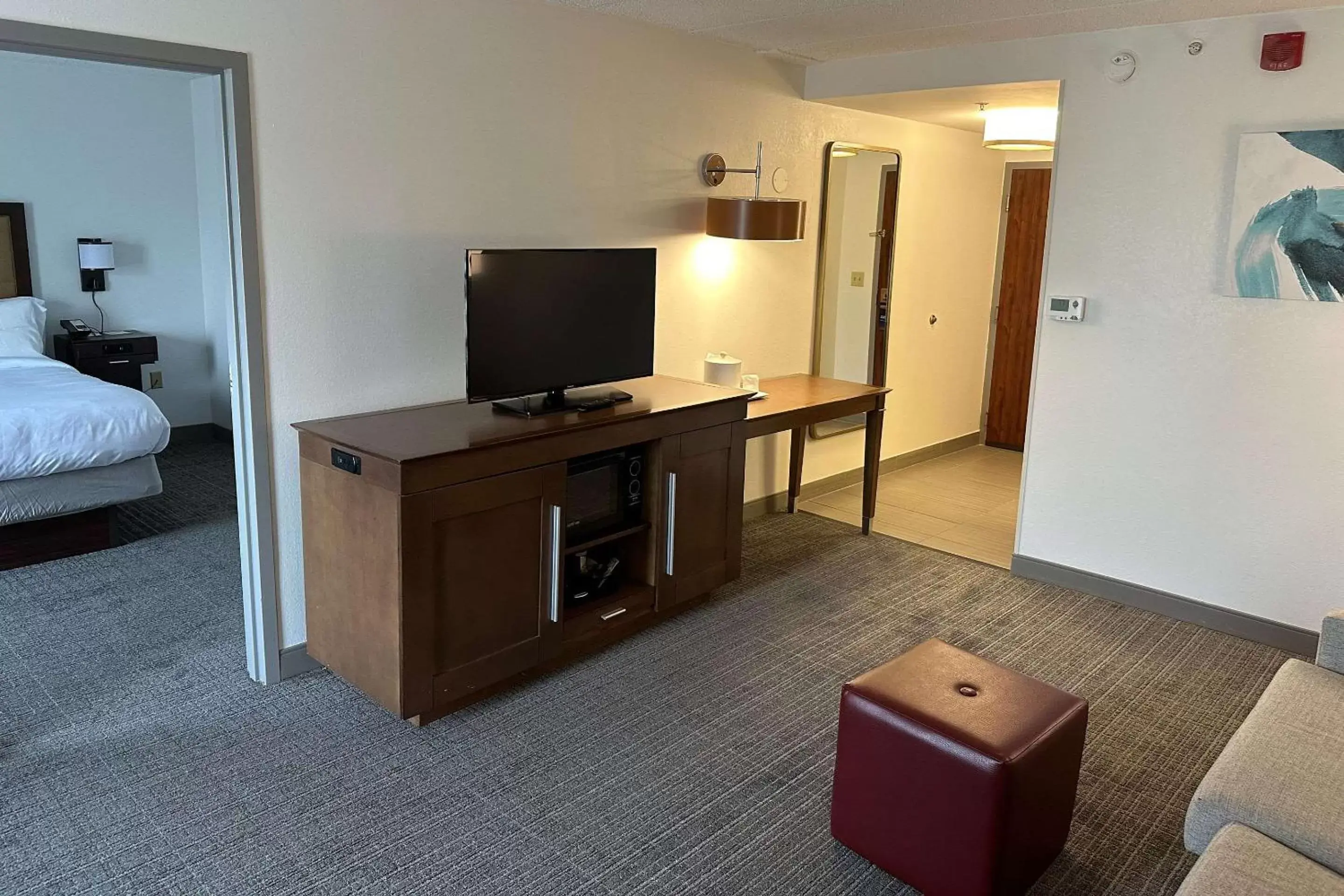 Bedroom, TV/Entertainment Center in Comfort Inn Laurel - Fort Meade