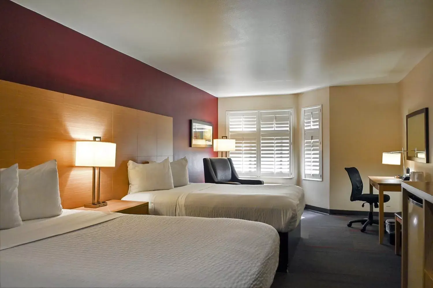 Bed in Ramada Limited and Suites San Francisco Airport