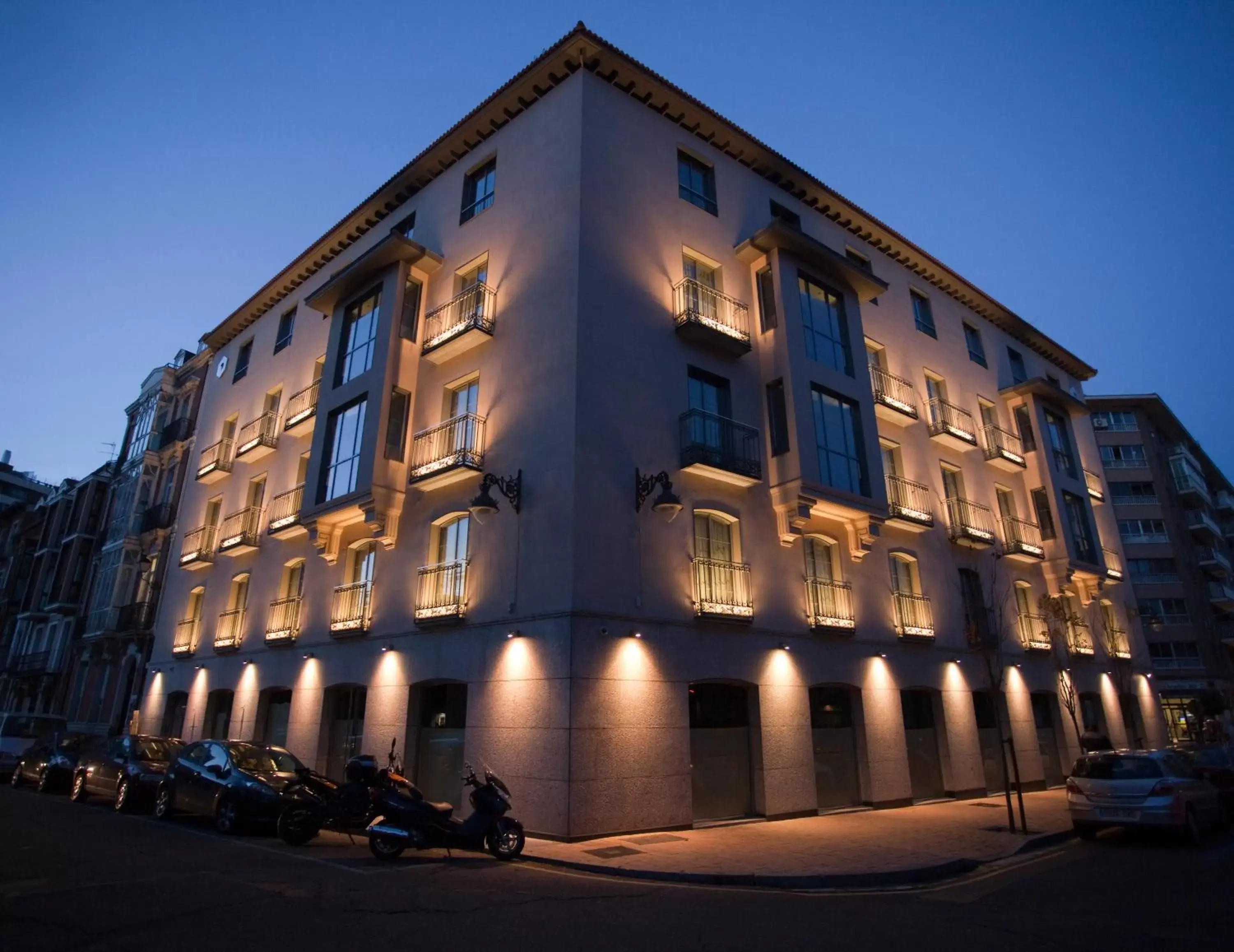 Facade/entrance, Property Building in Nexus Valladolid Suites & Hotel