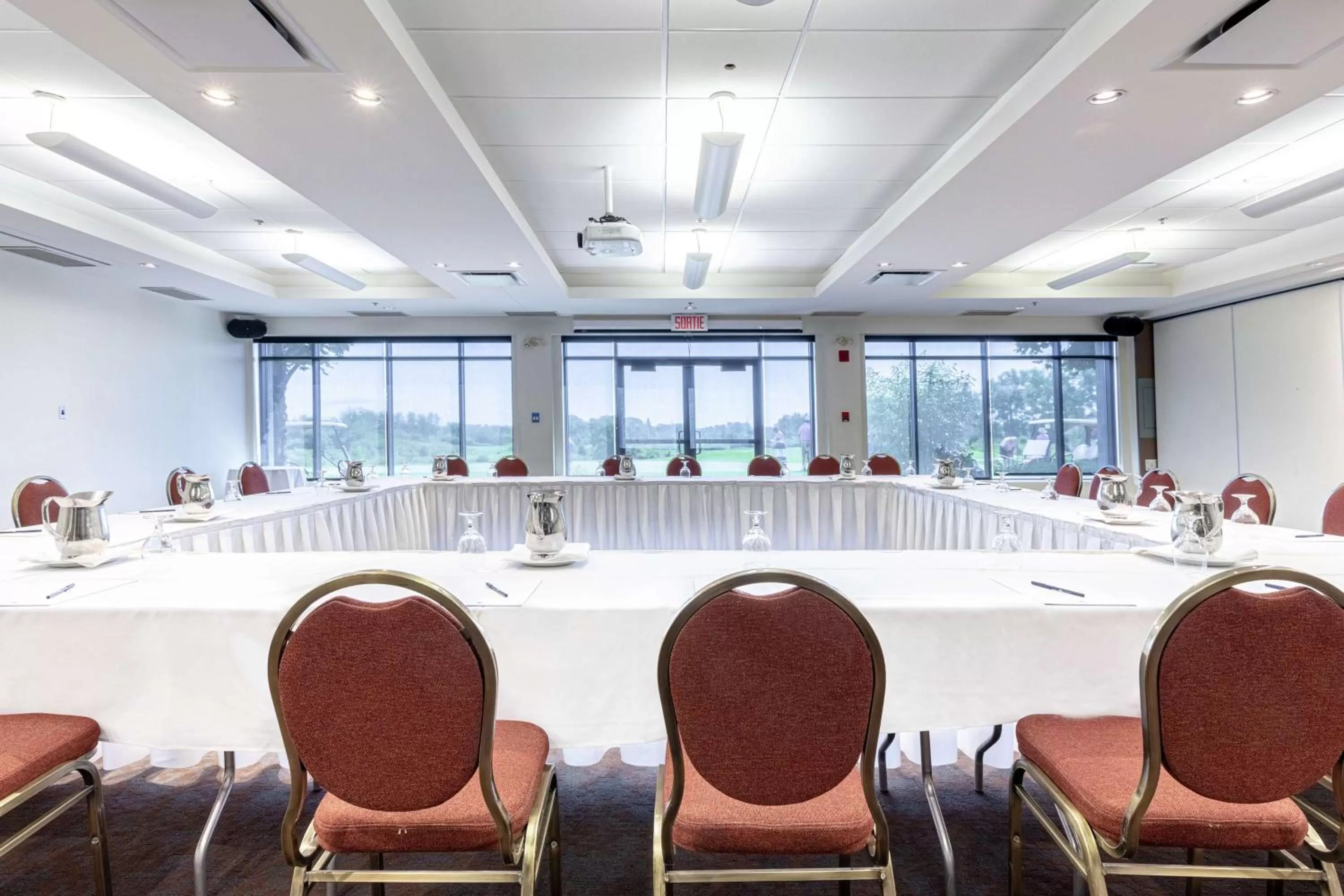 Meeting/conference room in DoubleTree by Hilton Quebec Resort