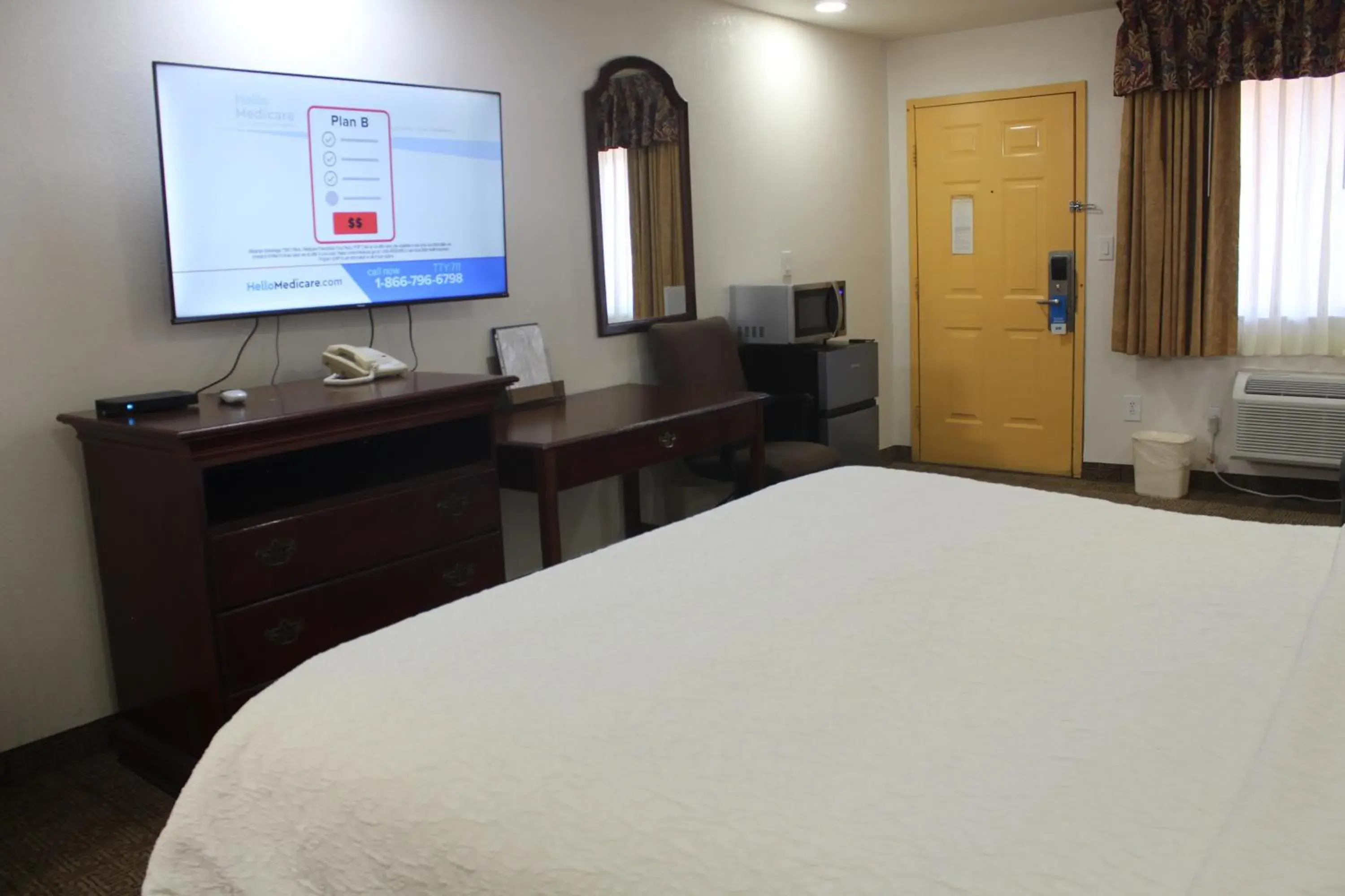 TV and multimedia, Bed in Rodeway Inn Tucumcari