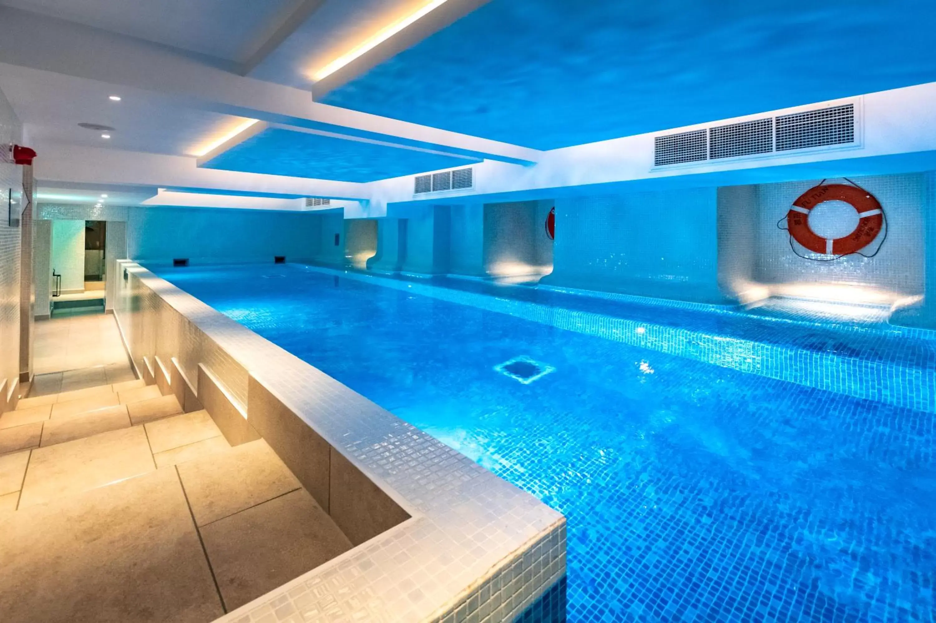 Spa and wellness centre/facilities, Swimming Pool in Harbour Hotel Brighton