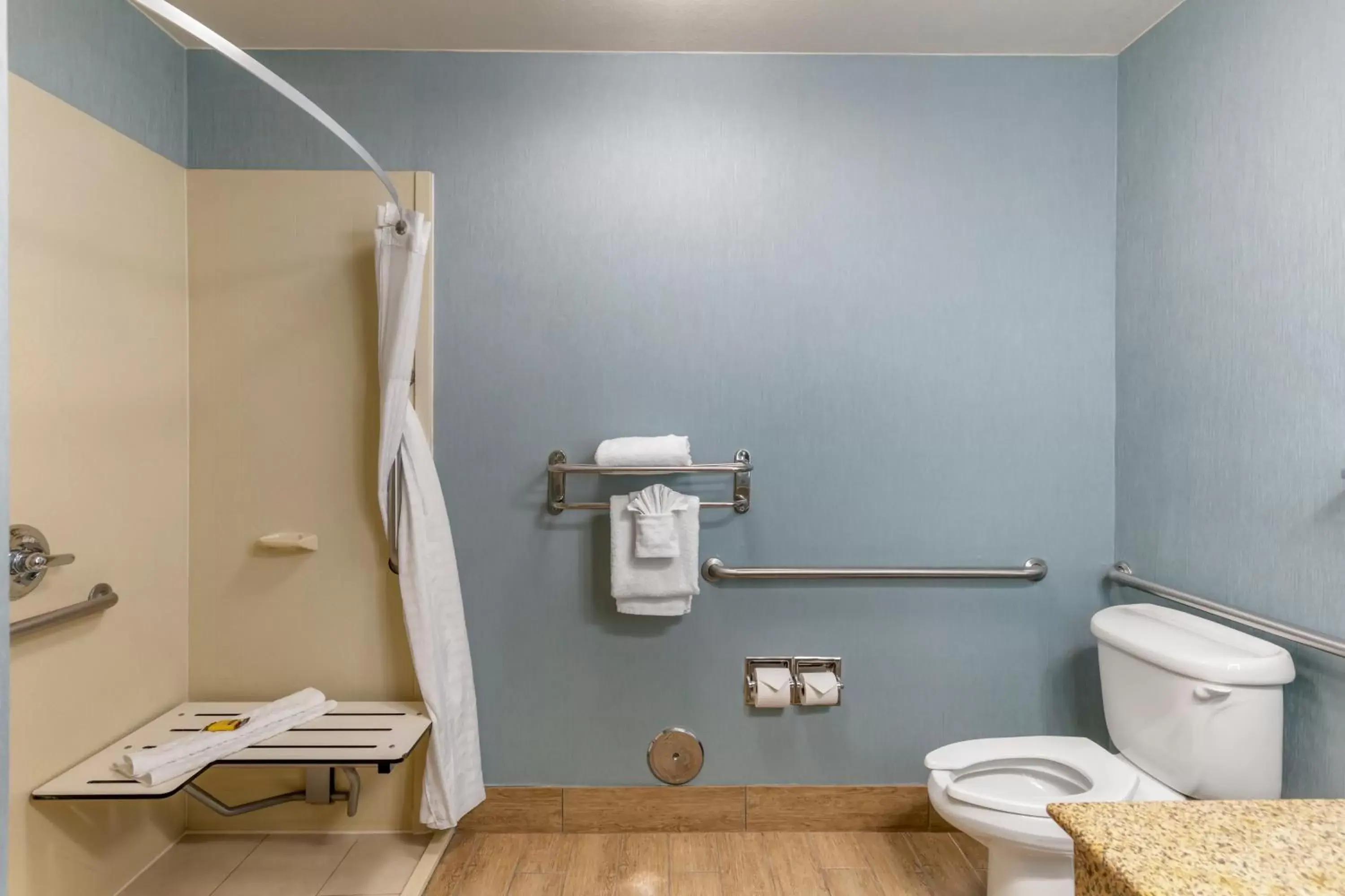 Shower, Bathroom in Best Western Plus Wasco Inn & Suites