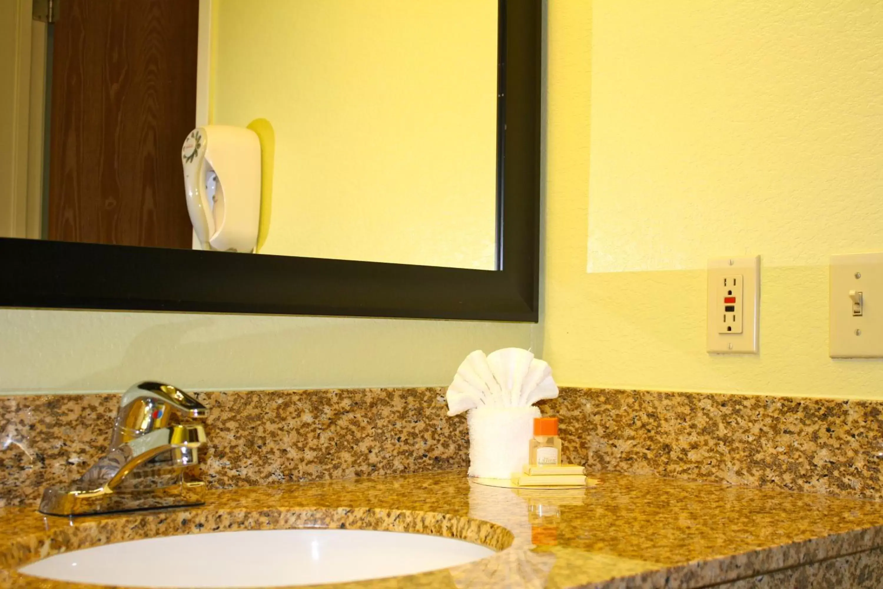 Shower, Bathroom in Days Inn by Wyndham Globe