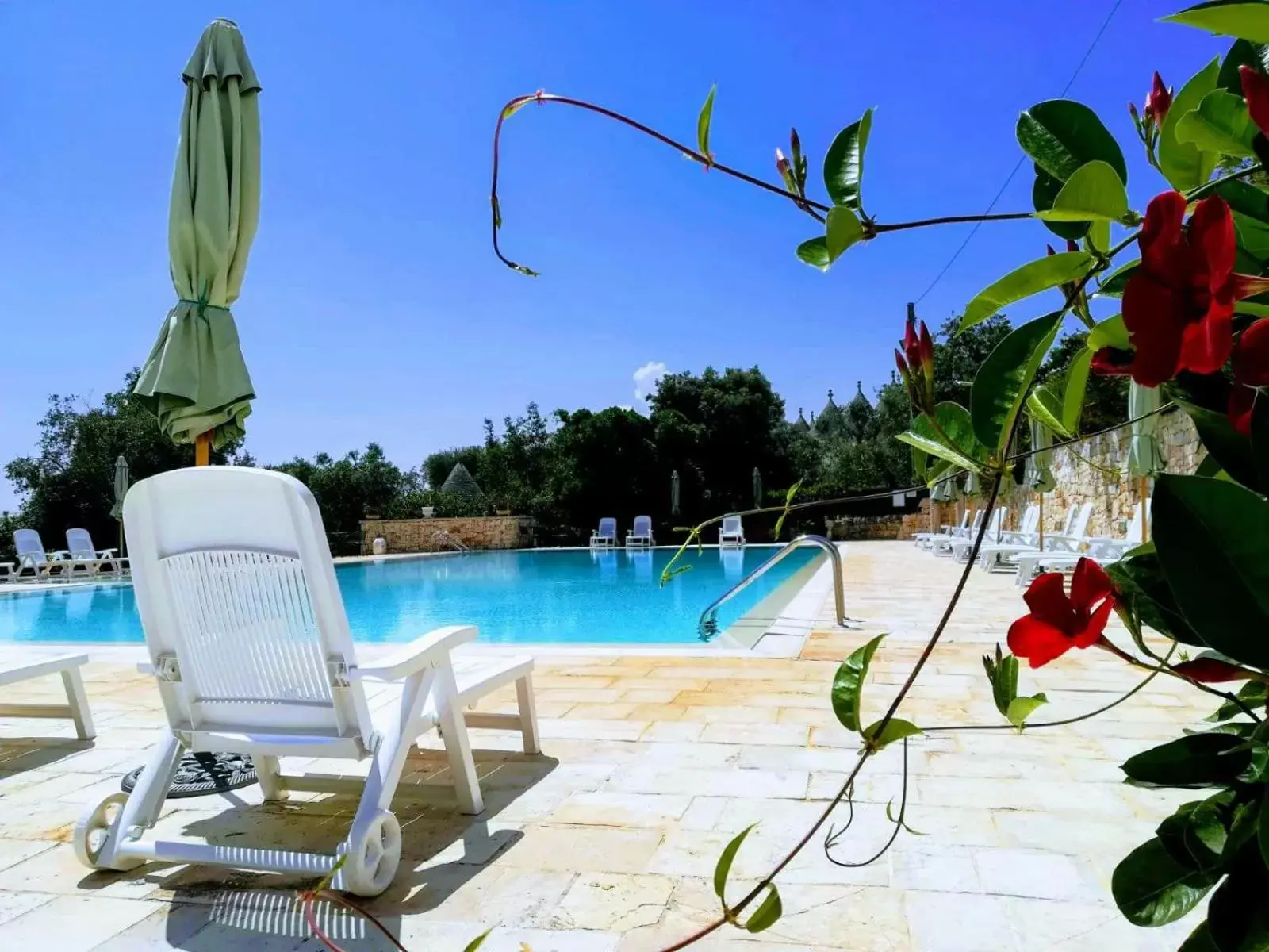 Property building, Swimming Pool in Residenza Aurora